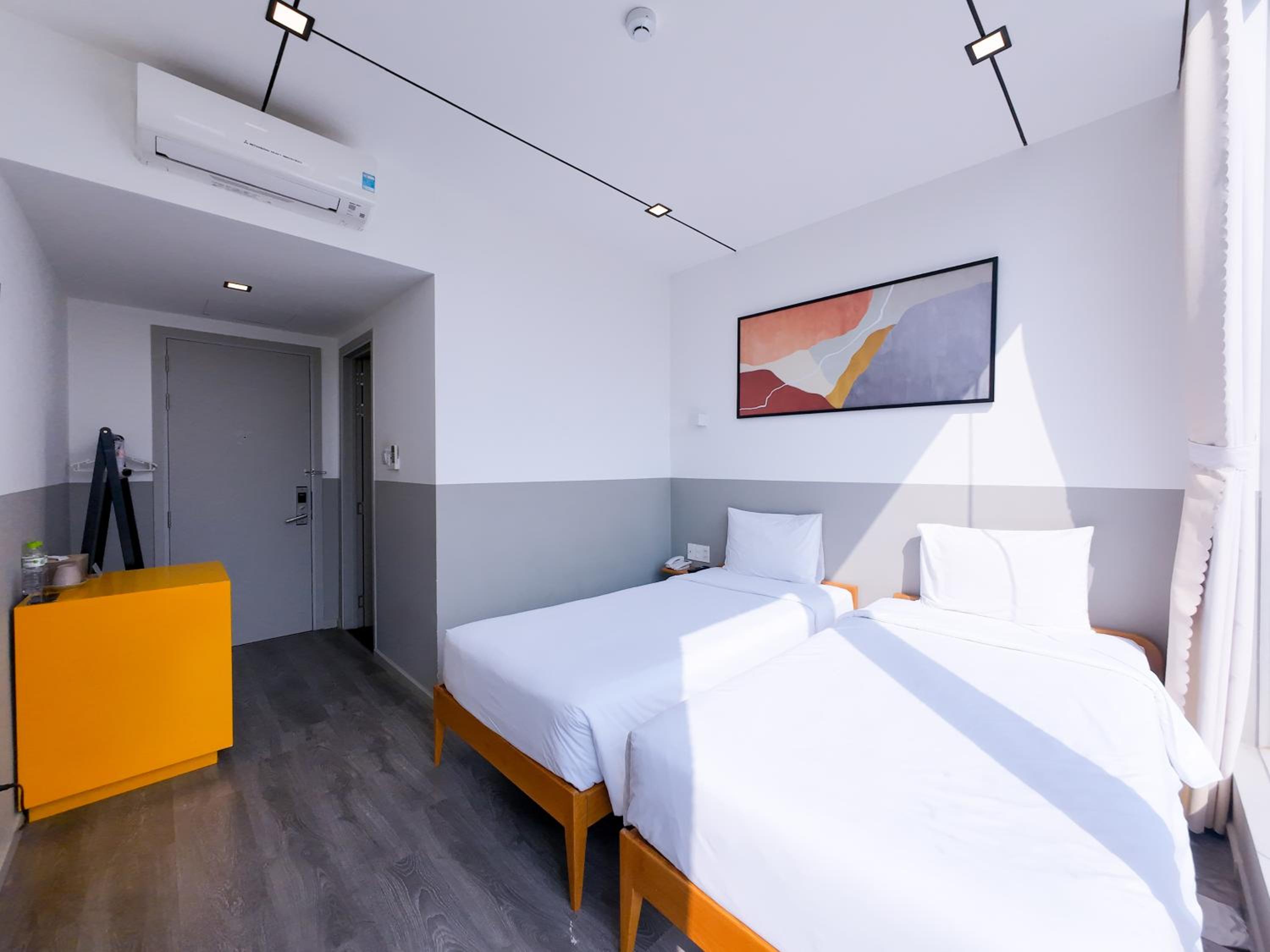 Superior Twin Room - Photo 1