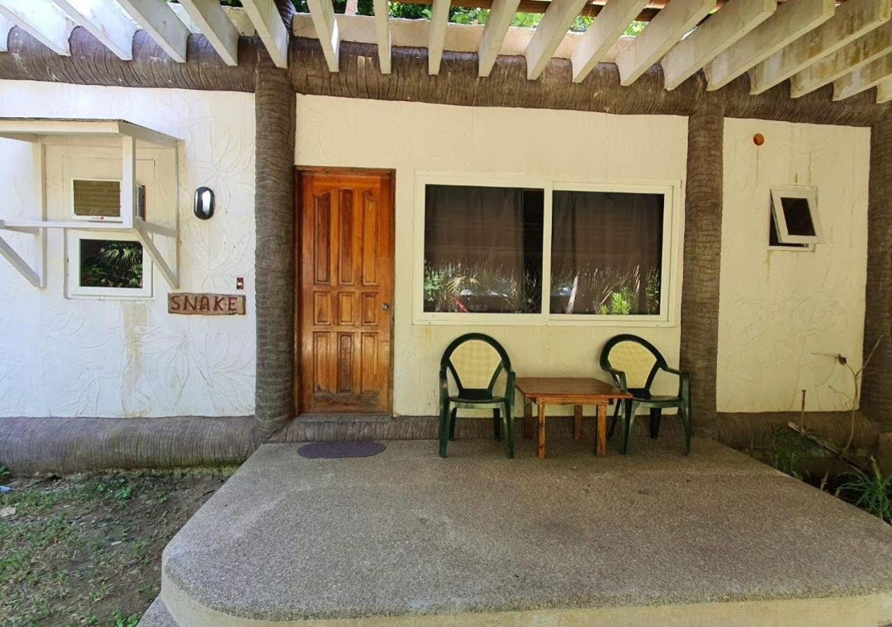 Bungalow With Garden View photo 2