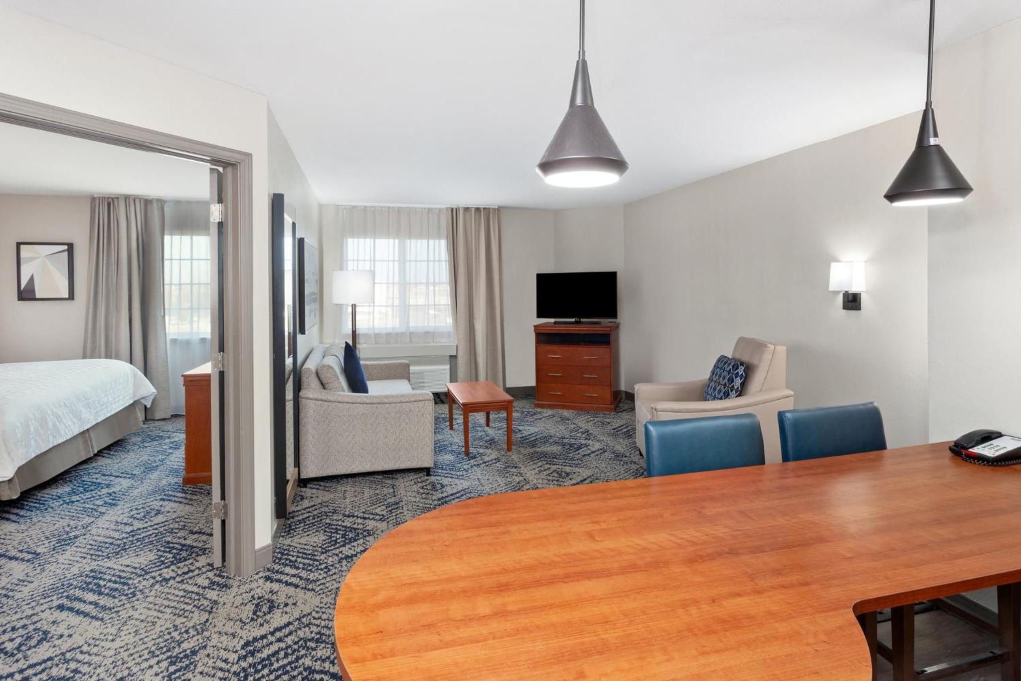 One-Bedroom King Suite - Photo 5