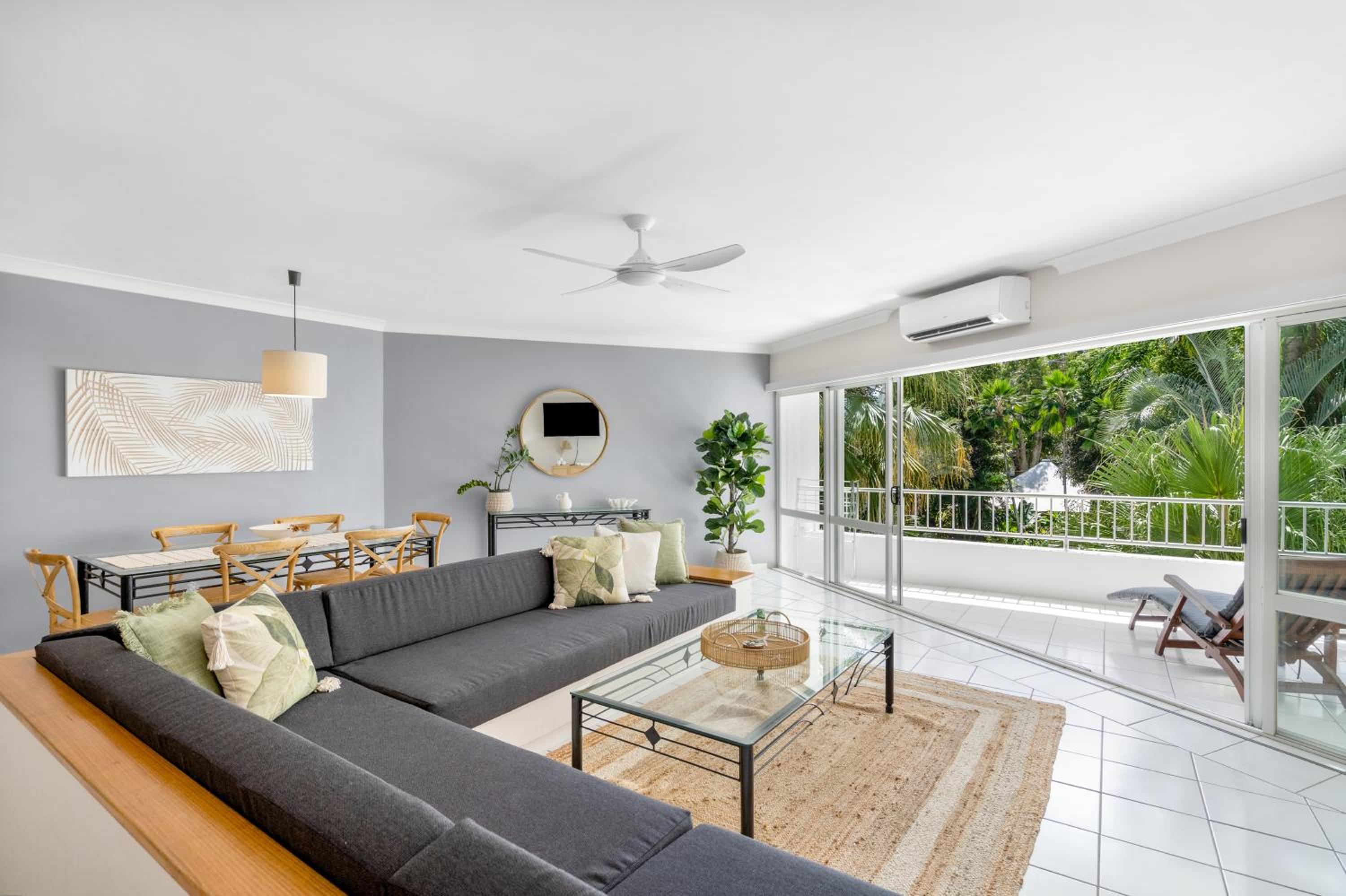 Apartment 43 With Pool View