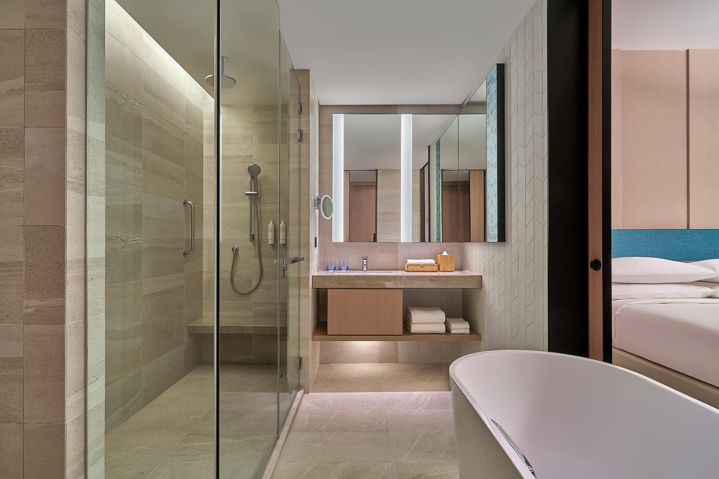 King Room with City View - Photo 3