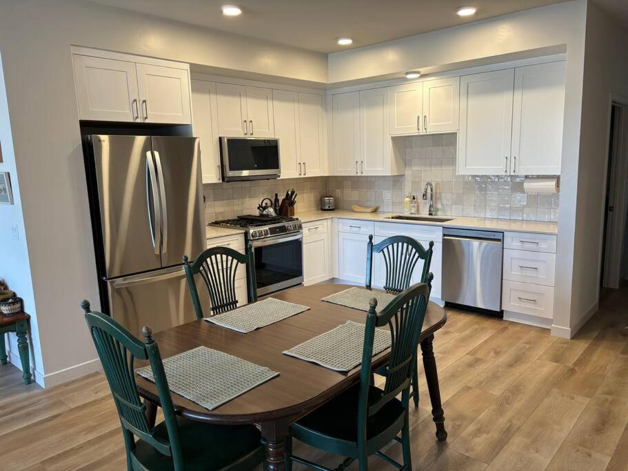 Two-Bedroom House photo 3