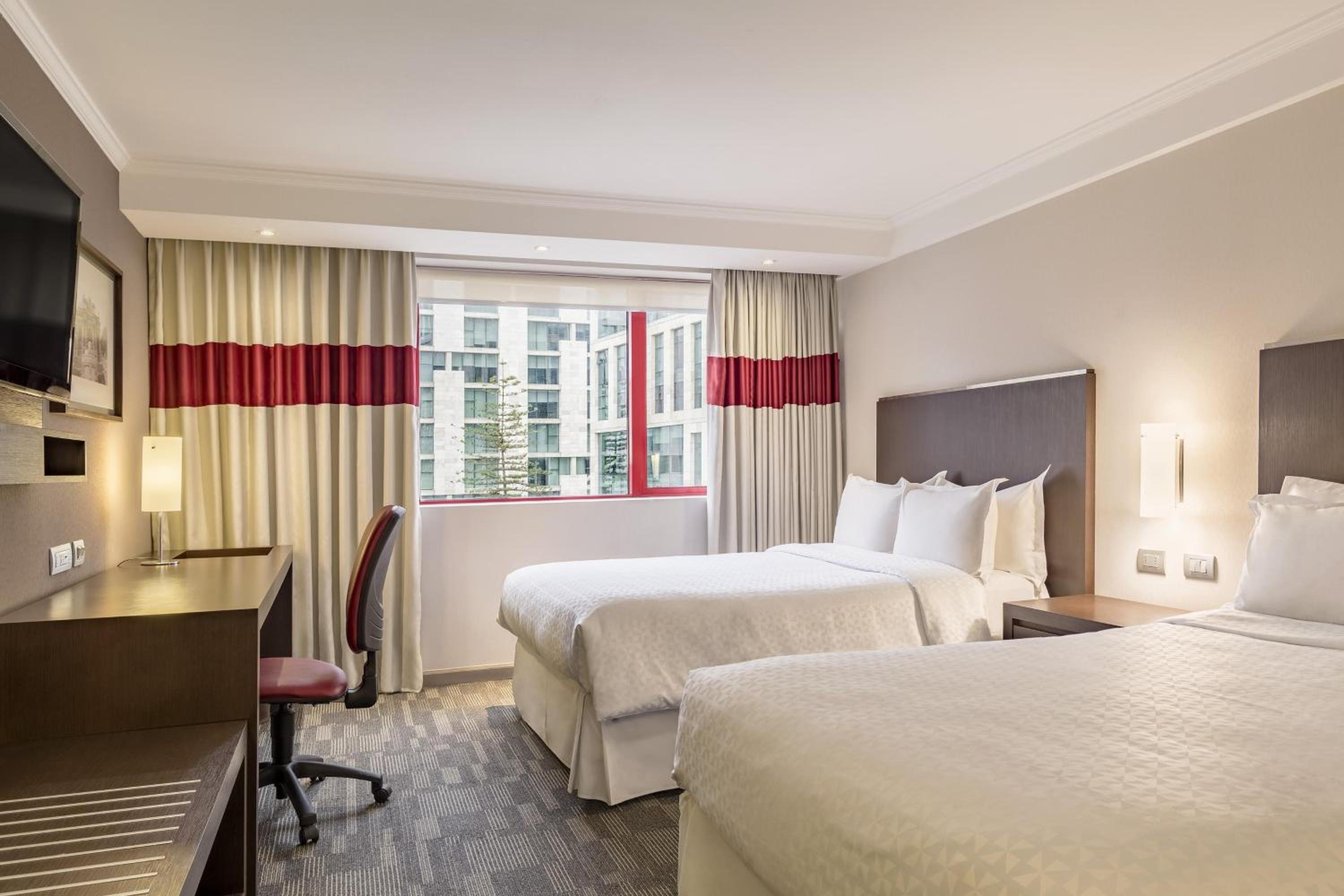 Deluxe, Guest room, 2 Double, City view - Photo 1