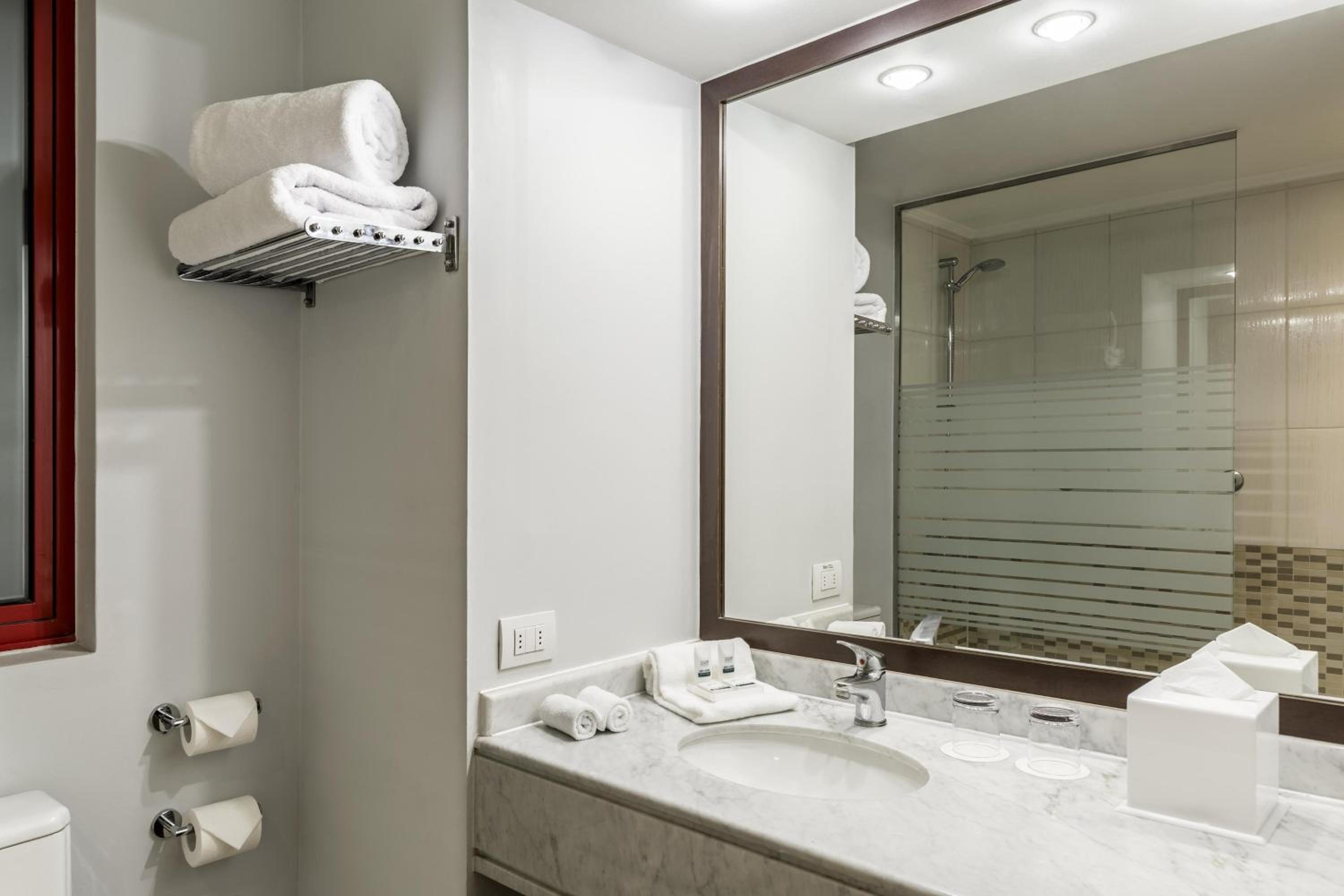 Deluxe, Guest room, 2 Double, City view - Photo 2