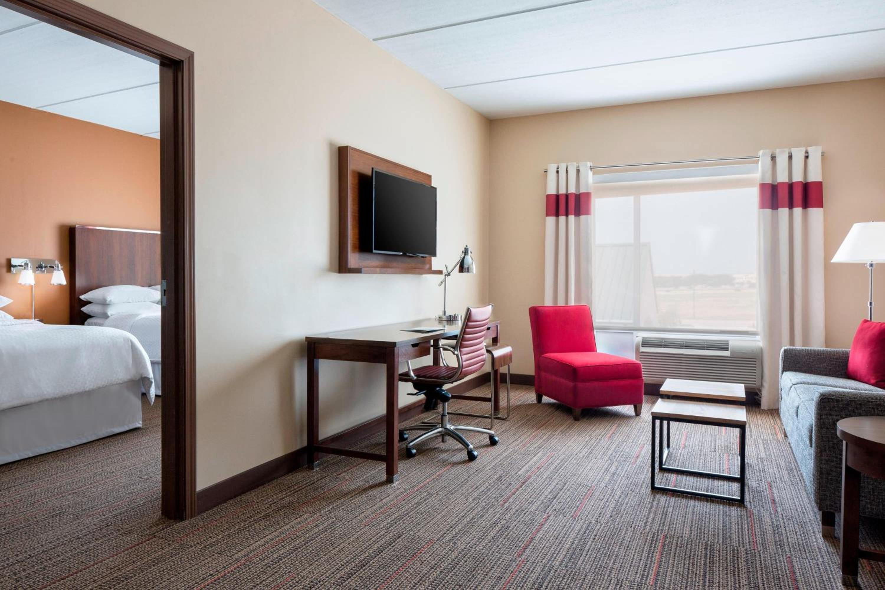 Queen Suite with Two Queen Beds with City View photo 1