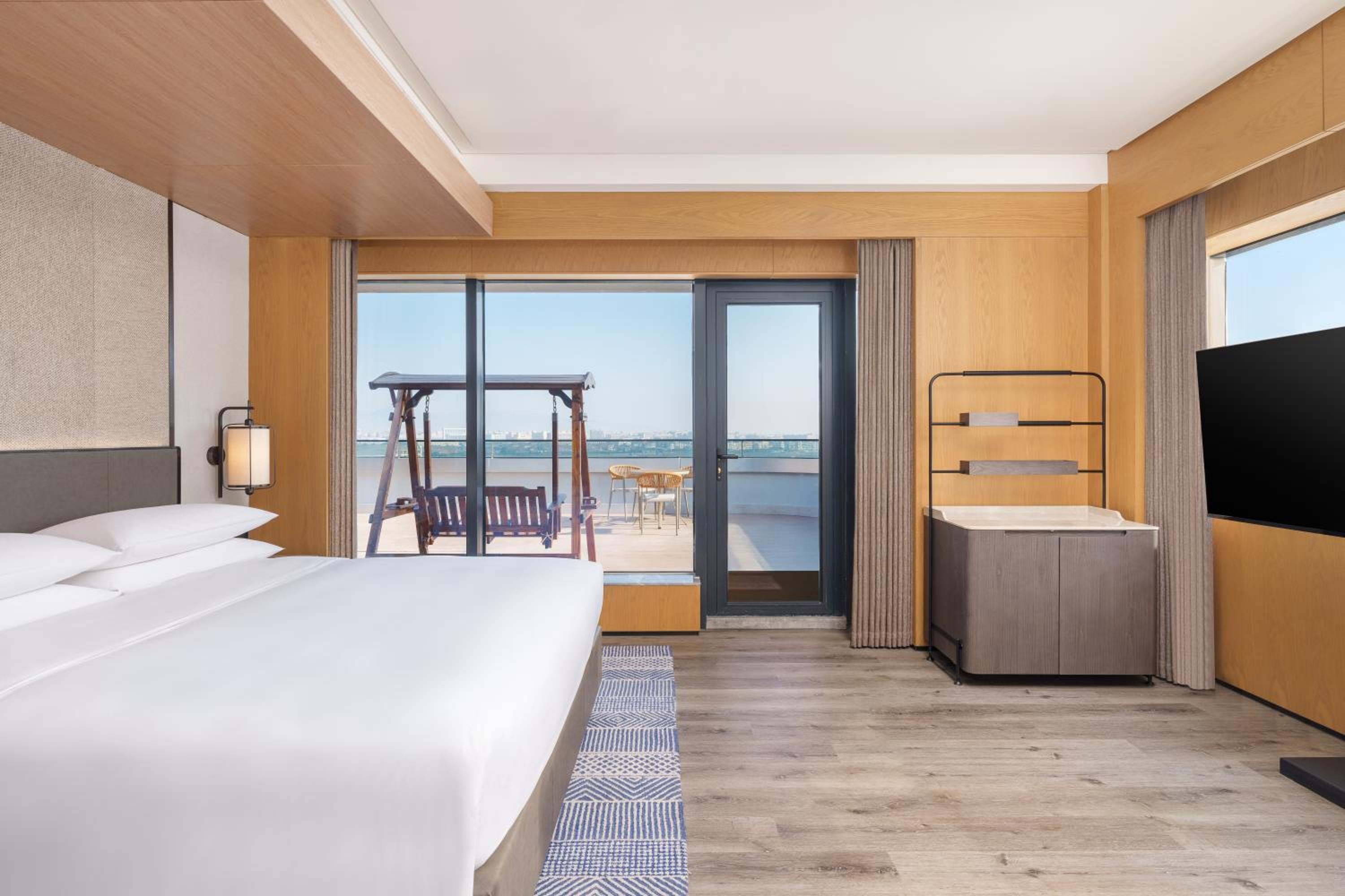 King Room with Panoramic Terrace and Mountain View