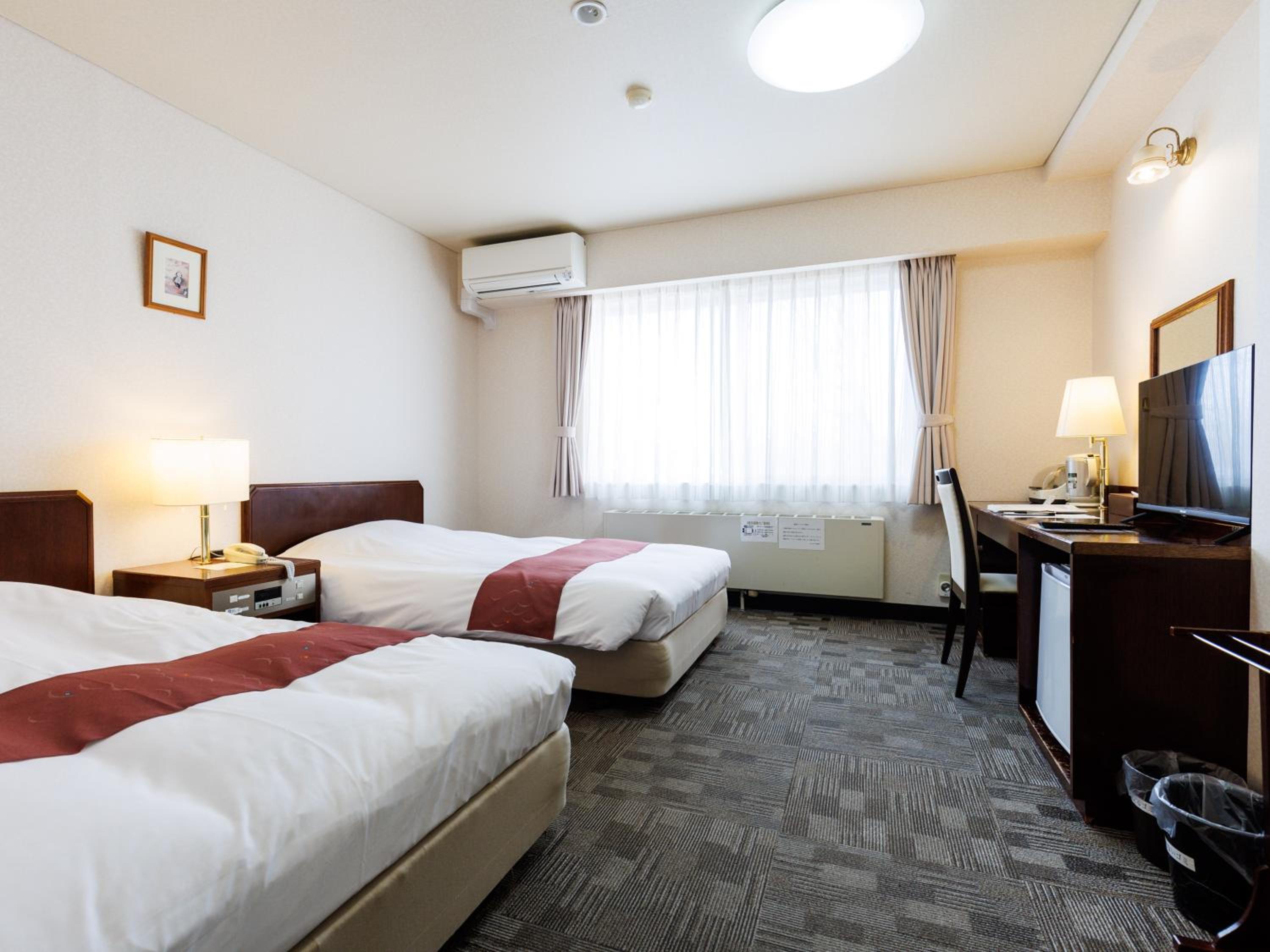 Superior Twin Room with City View