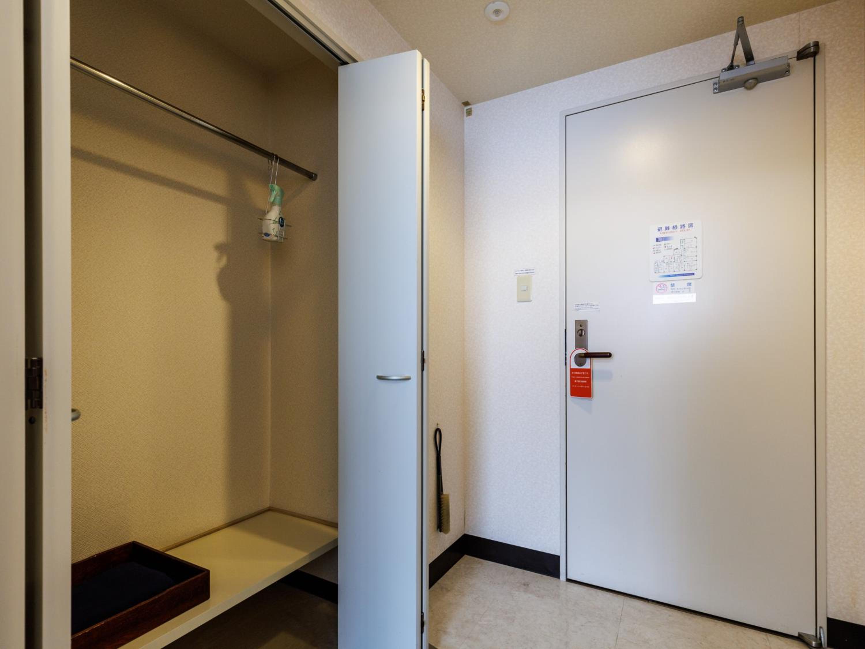 Superior Twin Room with City View photo 2