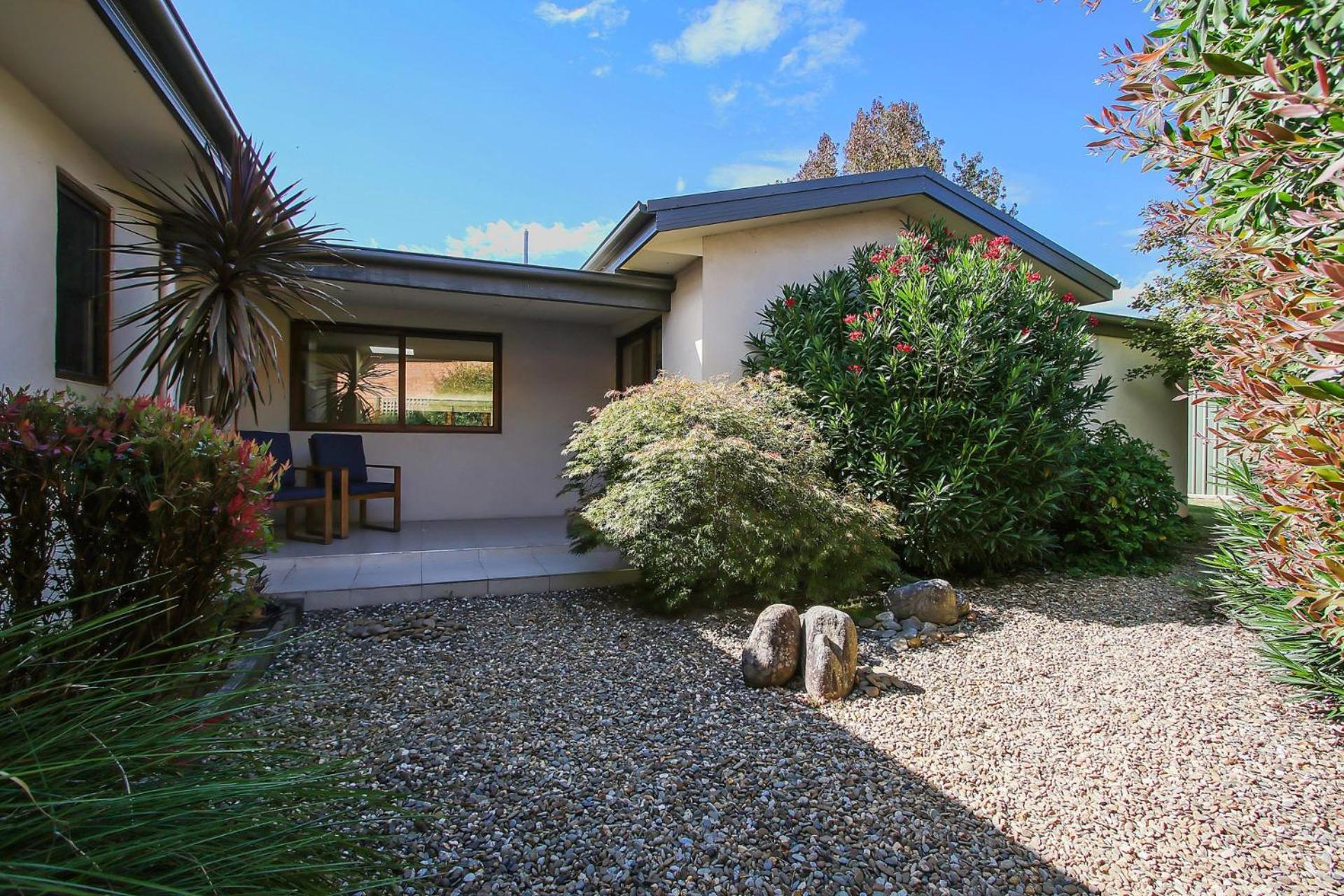 Three-Bedroom House photo 3