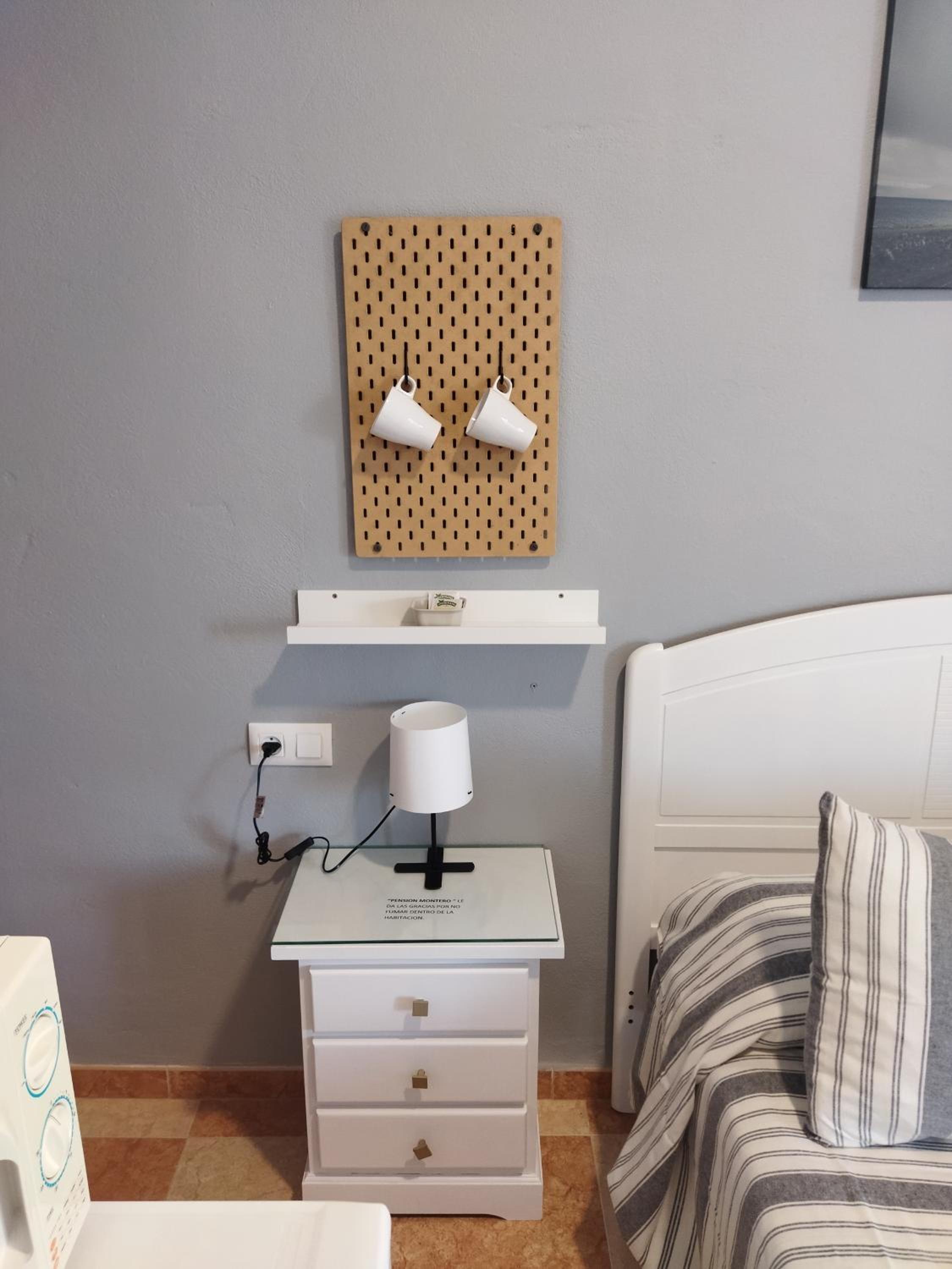 Large Single Room - Photo 8