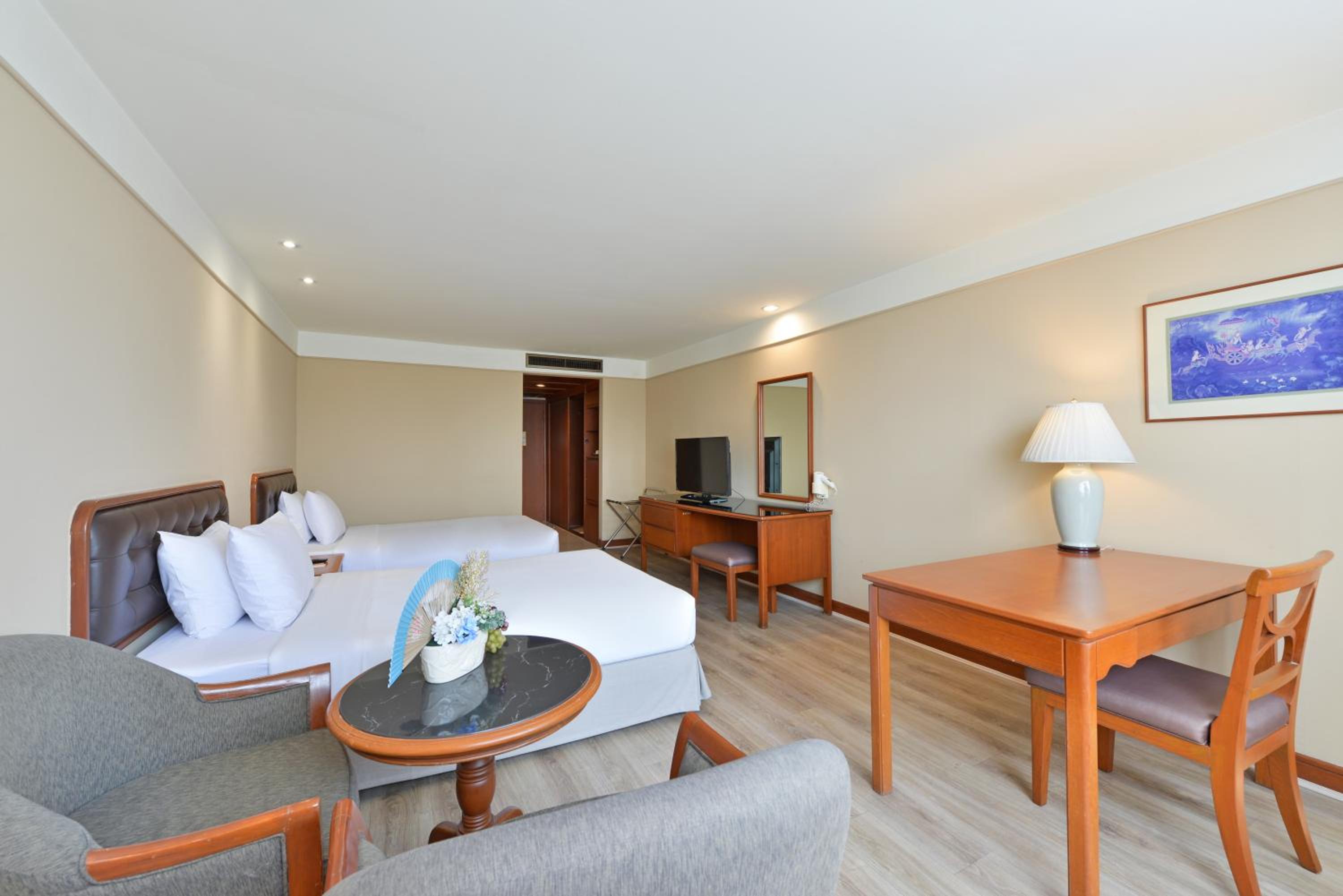Superior Double or Twin Room thumbnail 5