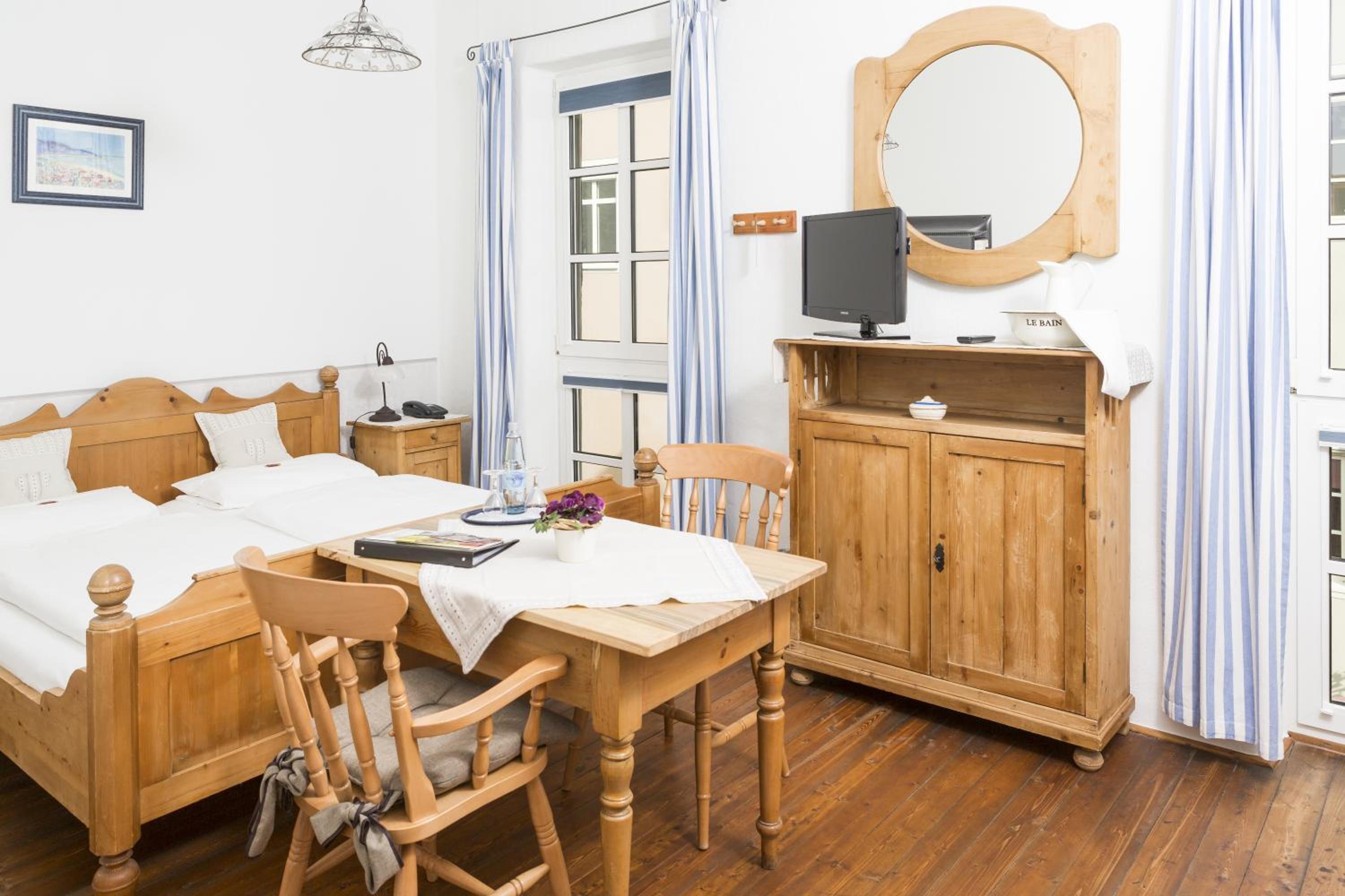 Double Room - Photo 2