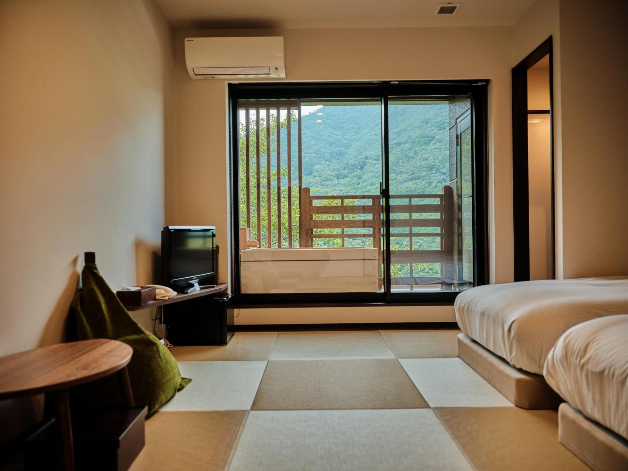 Twin Room with Private External Bathroom