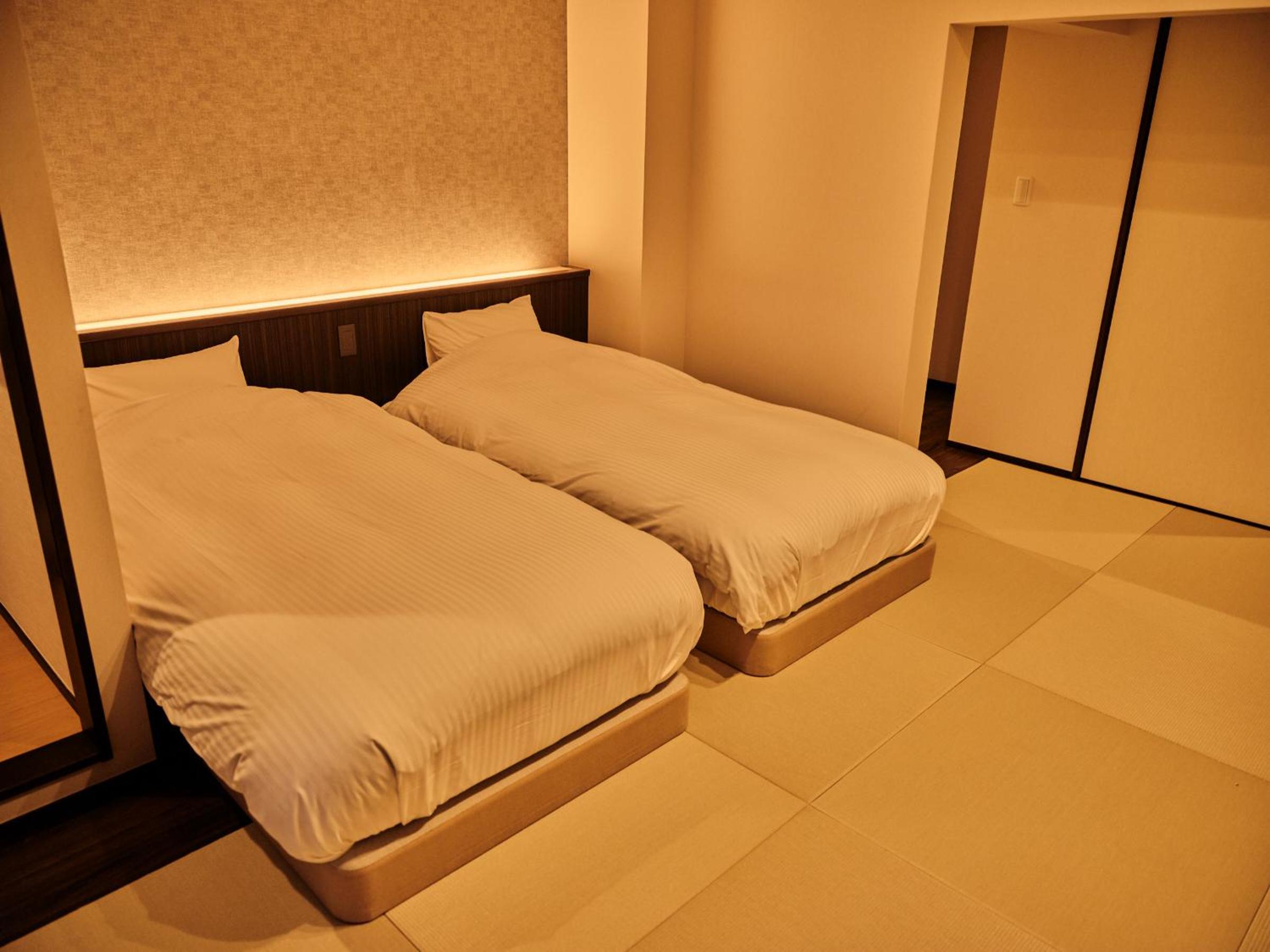 Twin Room with Private External Bathroom