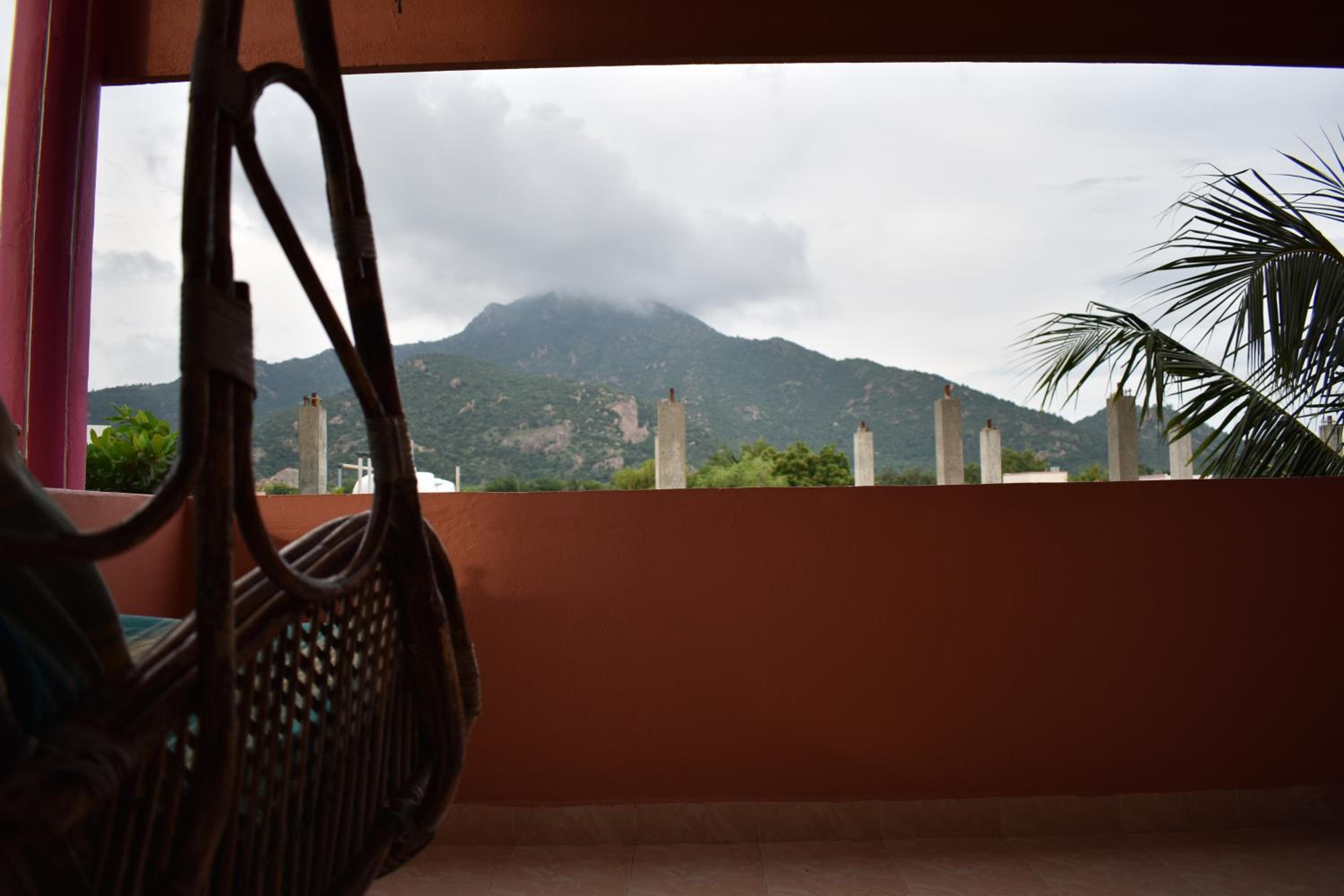 Apartment with Mountain View - Photo 19