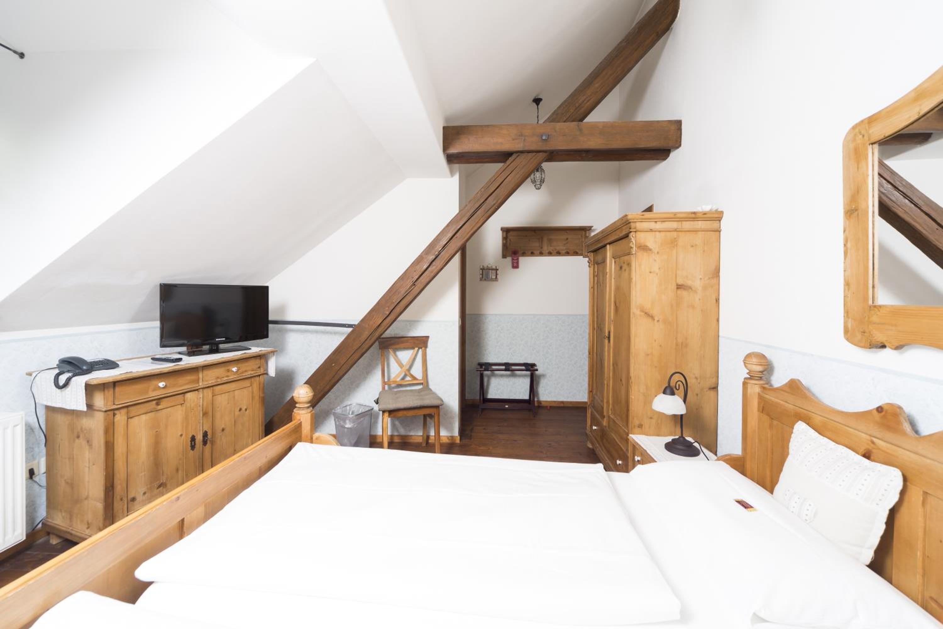 Double Room - Photo 7
