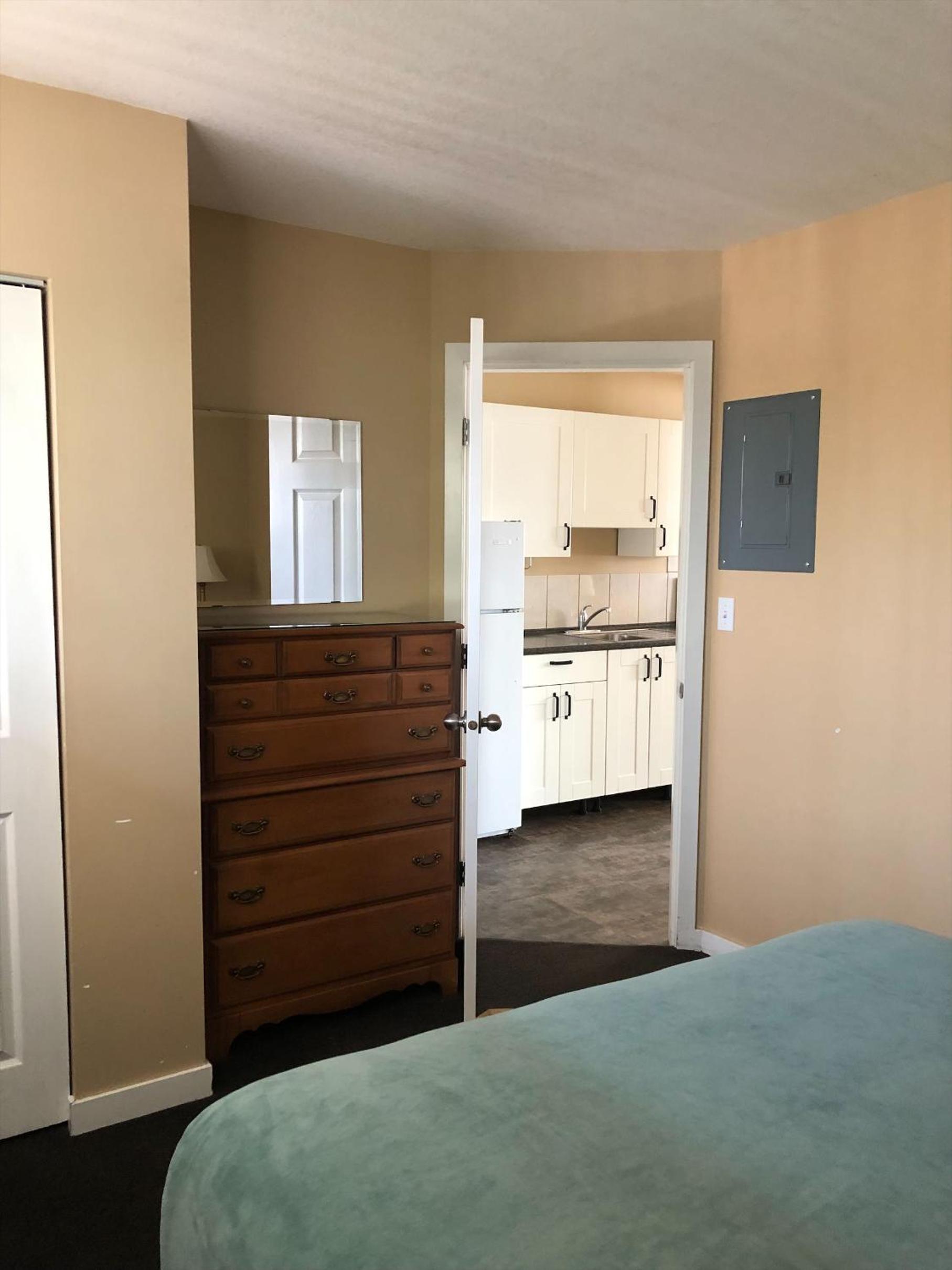 Two-Bedroom Suite with Lake View photo 2