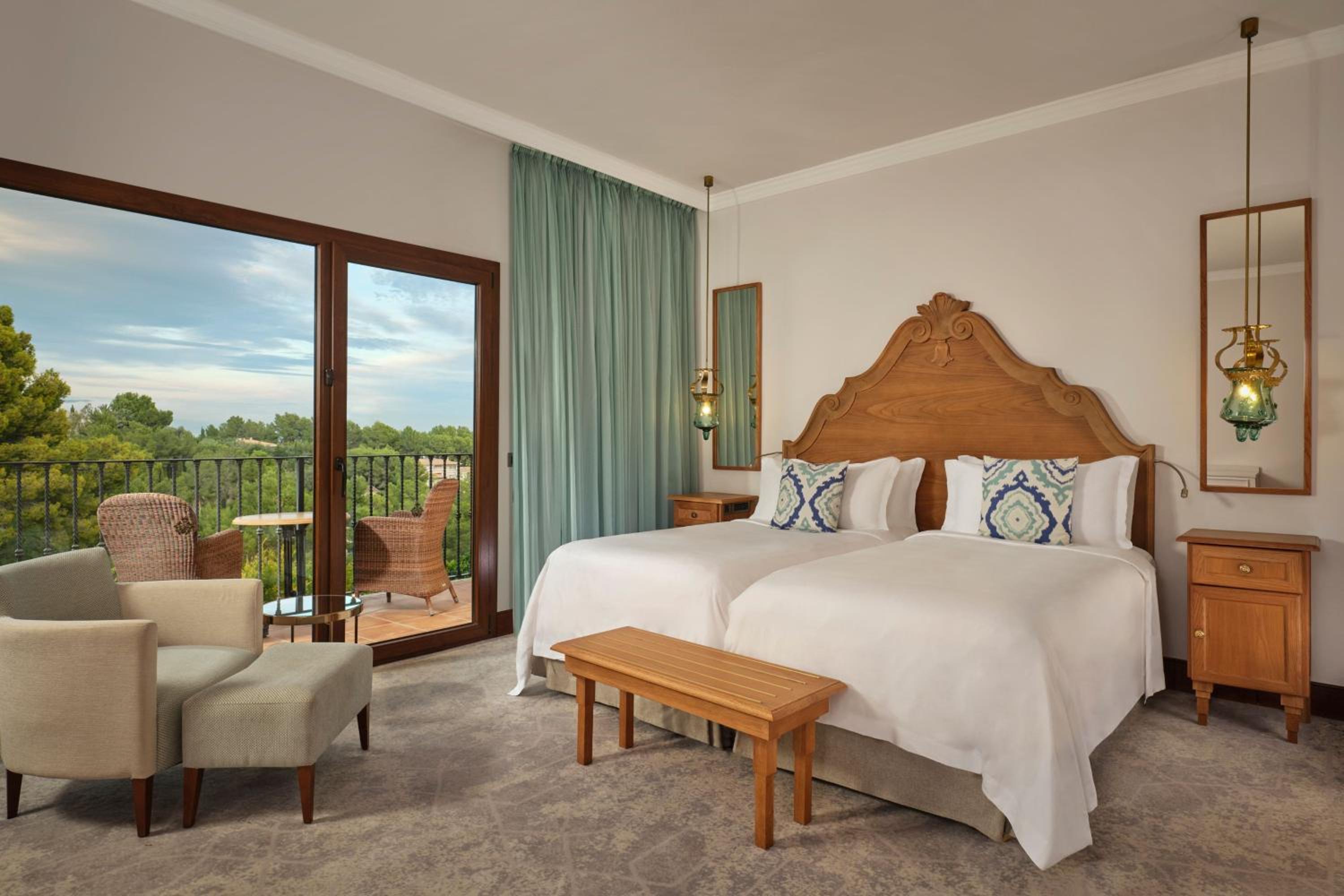 Classic Terrace Double Room with Balcony and Garden View