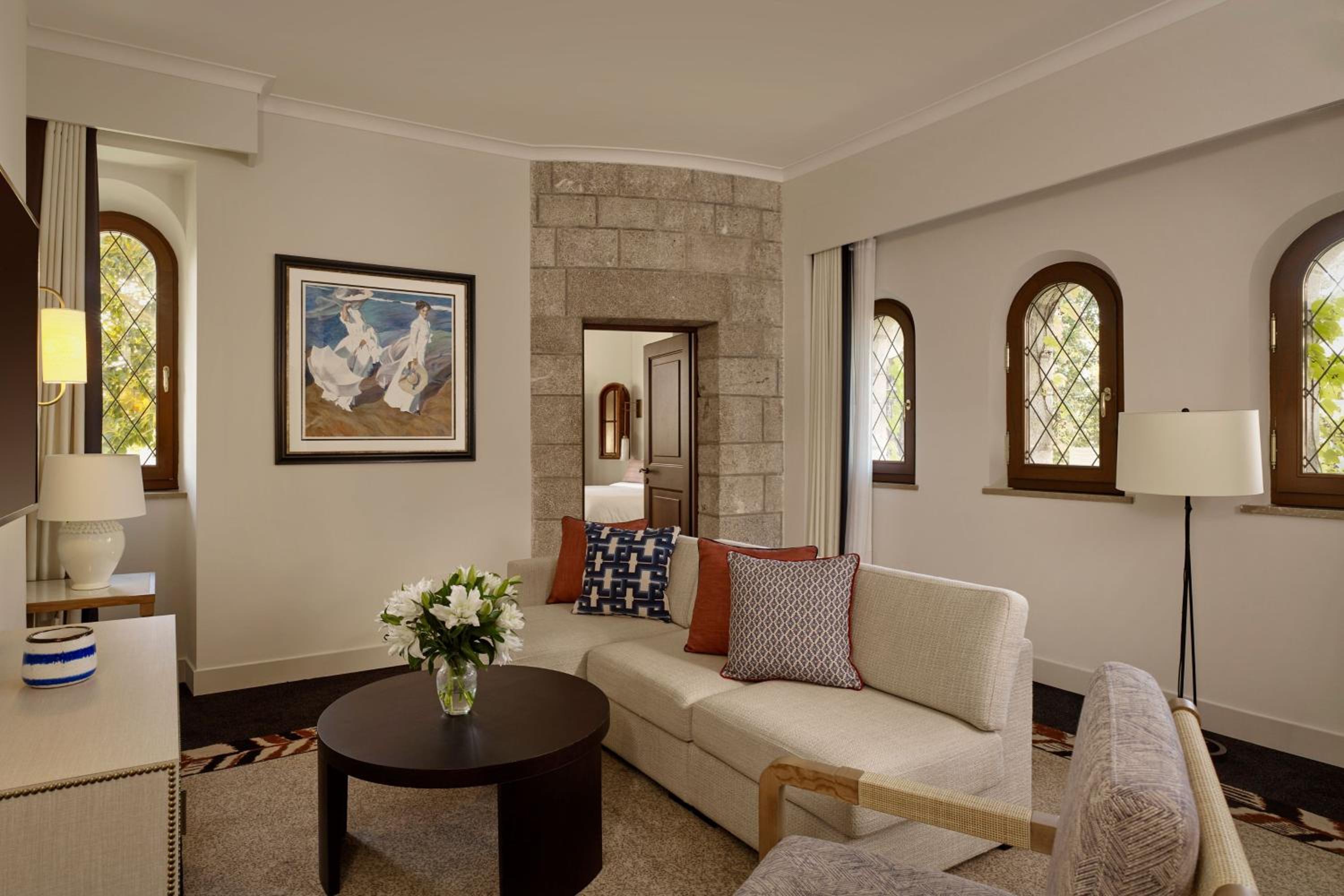 Classic Suite with Balcony and Resort View thumbnail 6
