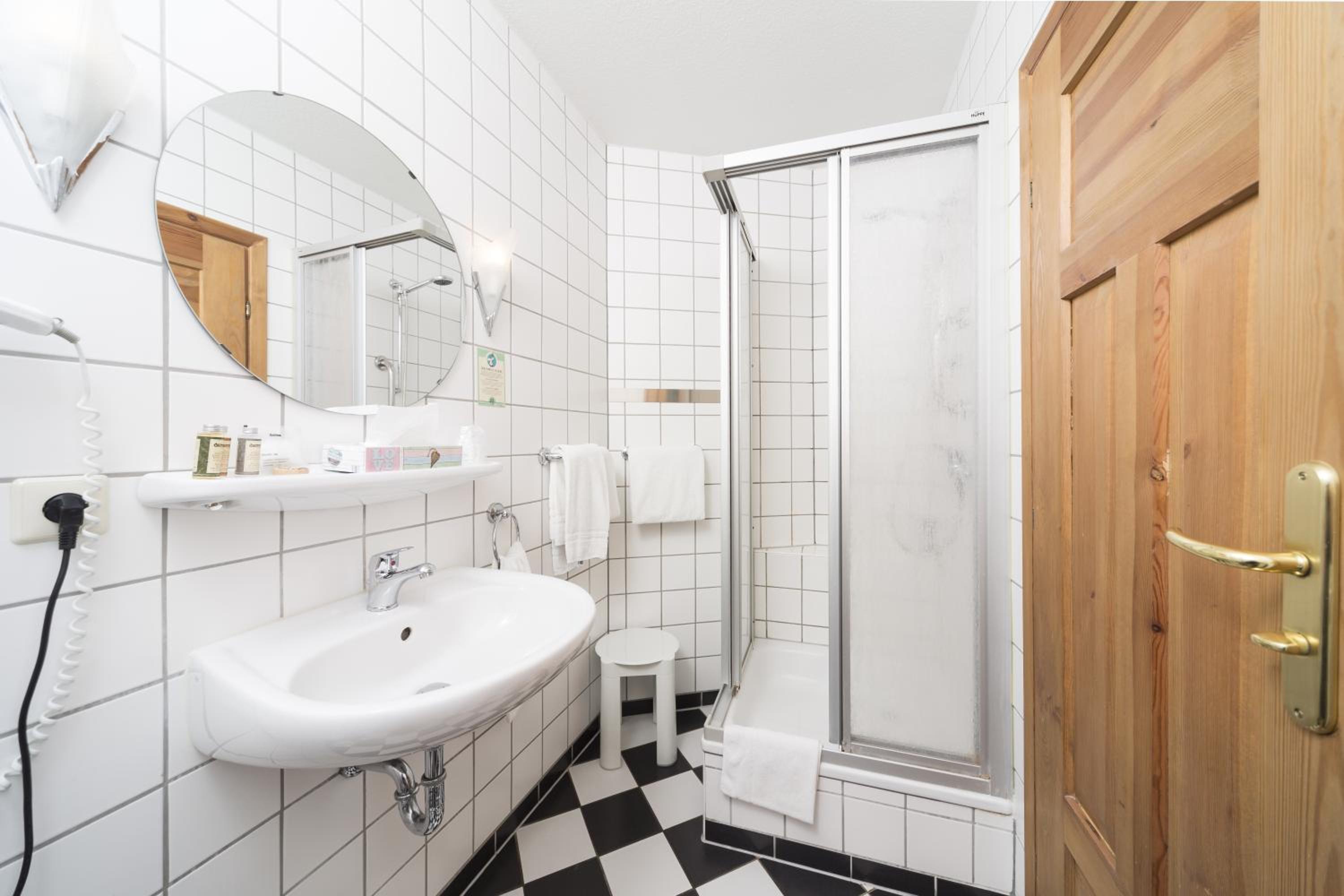 Double Room - Photo 6