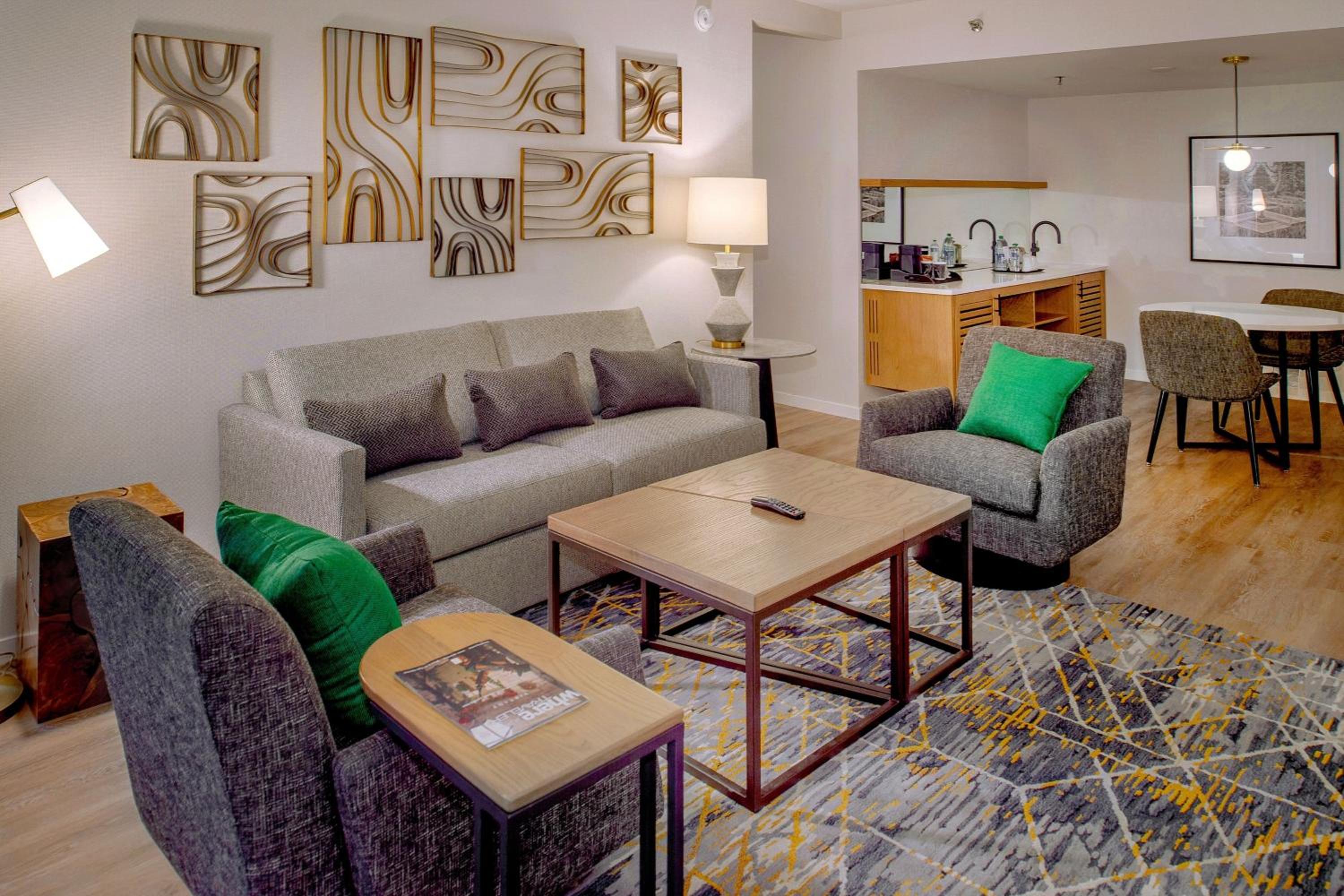 Suite, 1 King - Photo 16