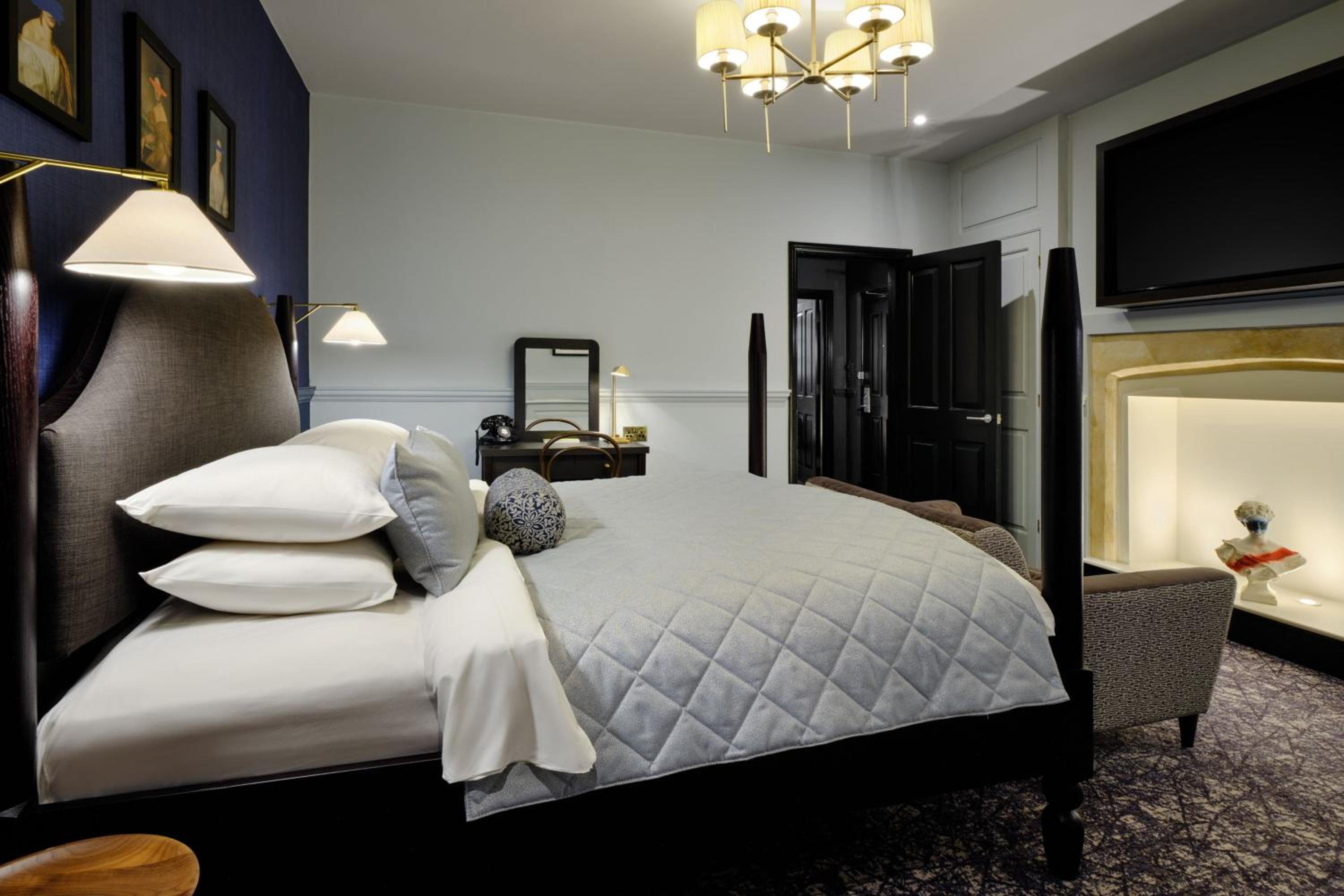 Gallery, Guest room, 1 King - Photo 9
