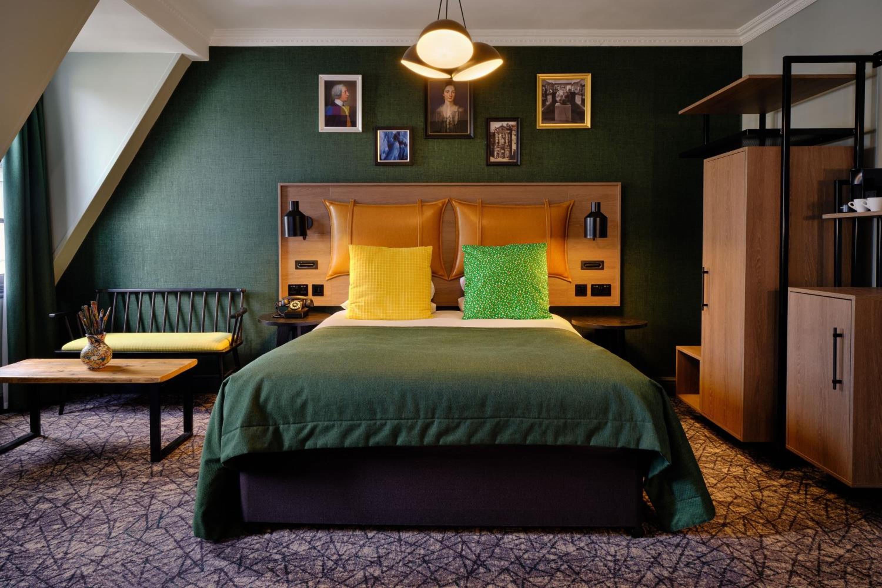 Gallery, Guest room, 1 King - Photo 2