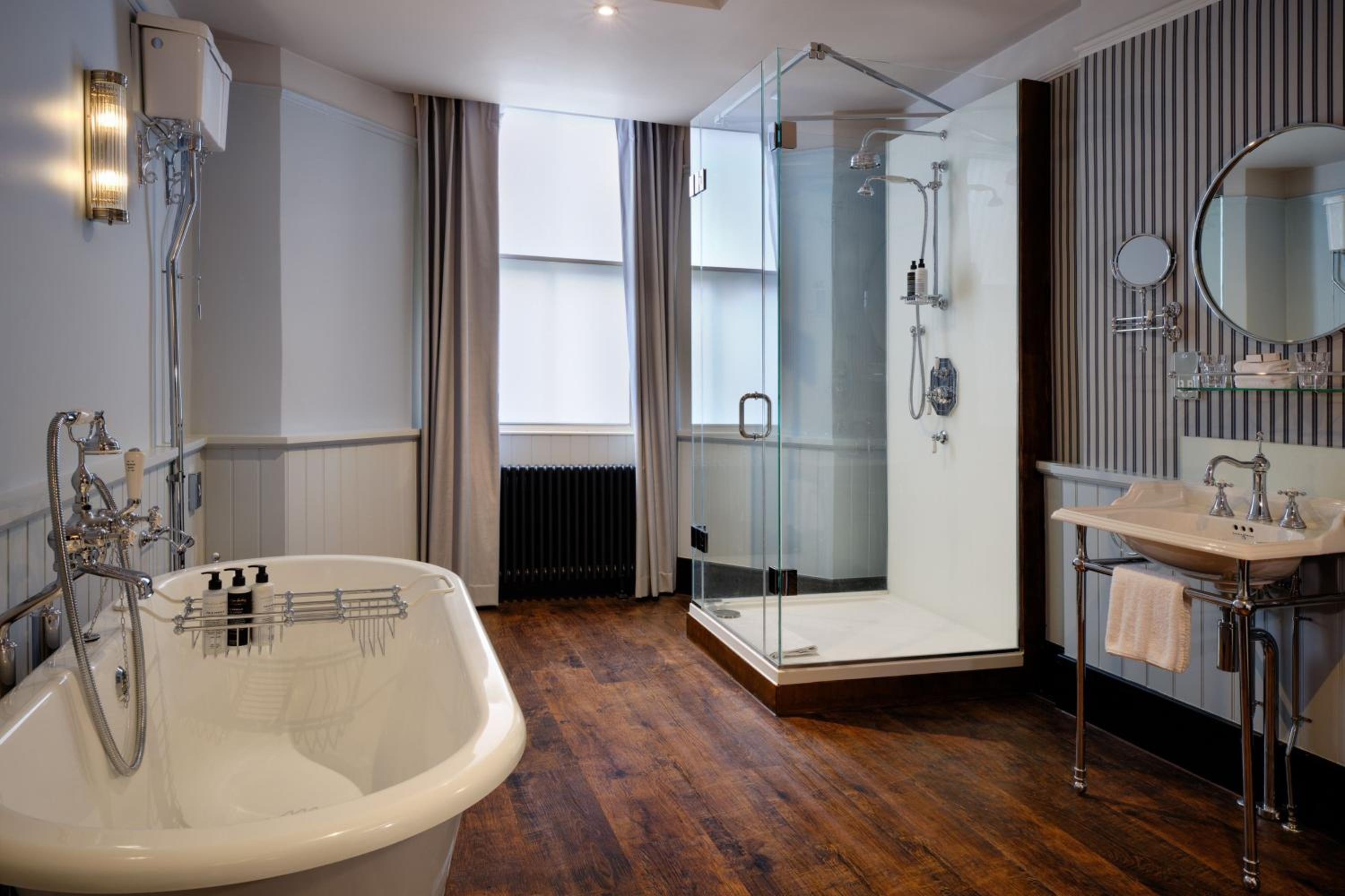 Luxury Junior King Suite - Photo 6