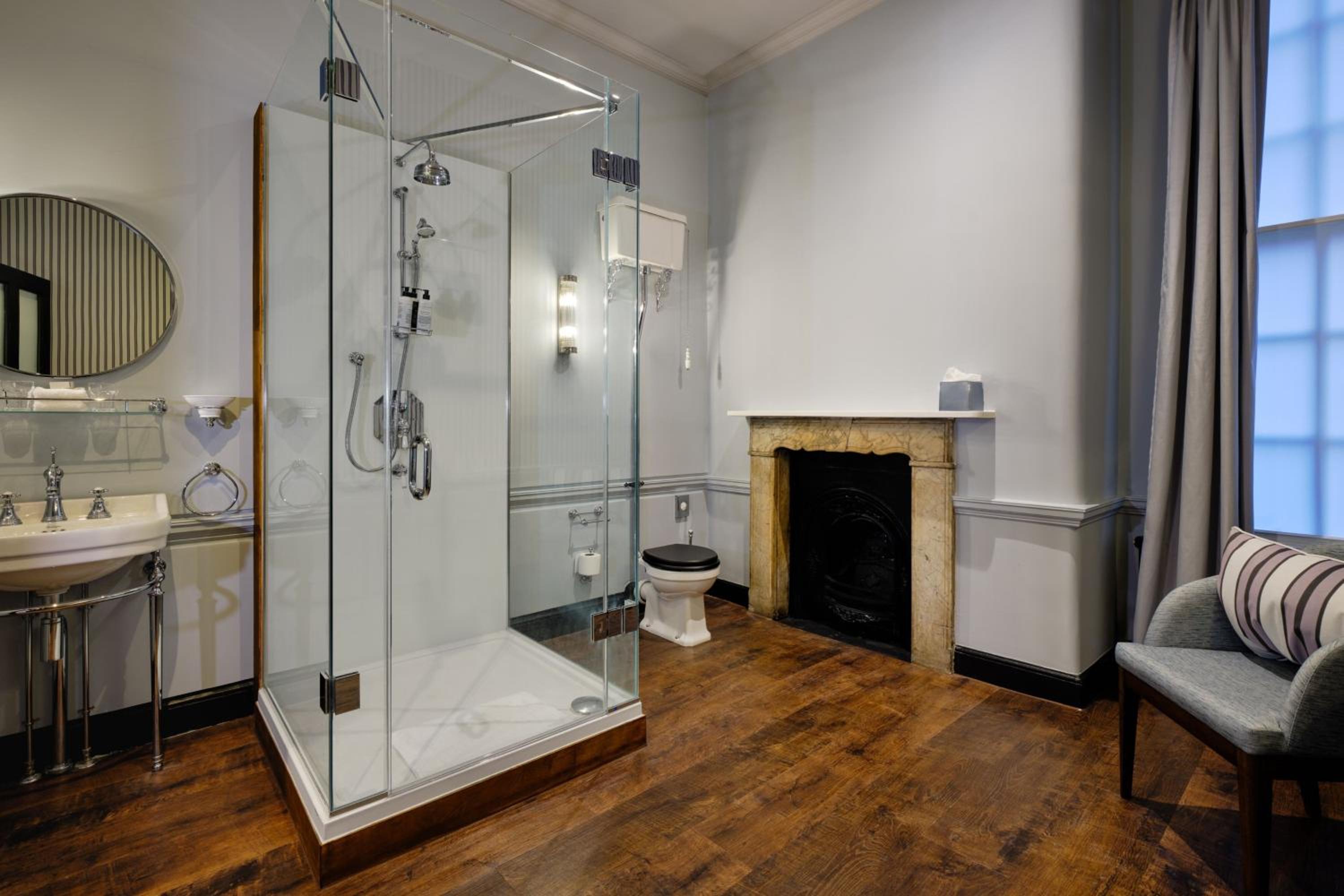 Luxury Junior King Suite - Photo 7