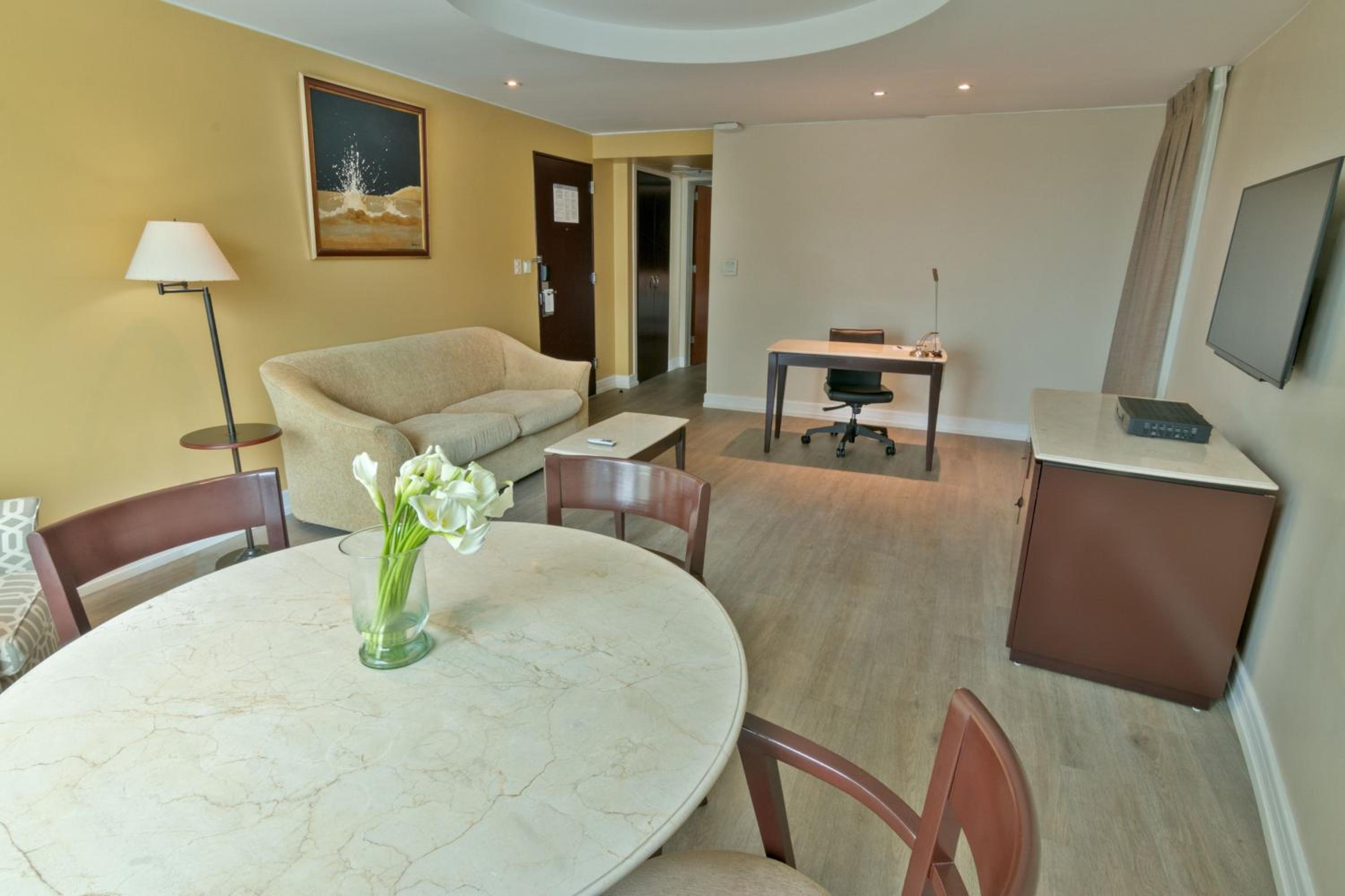 One-Bedroom Junior King Suite - Photo 1