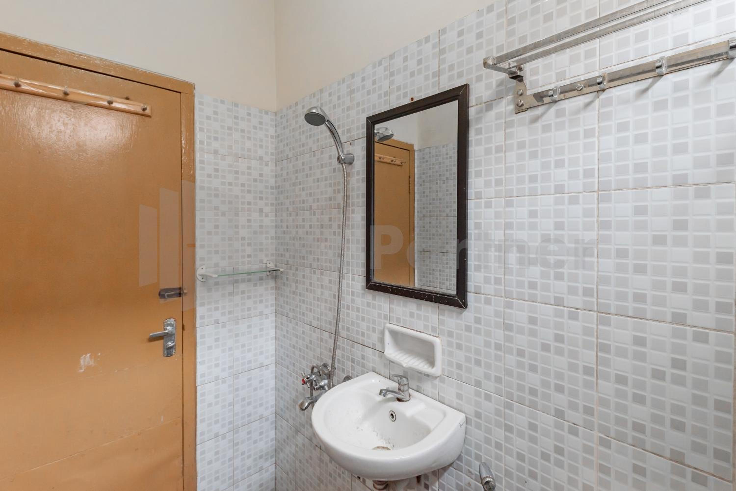 Twin Room - Photo 2