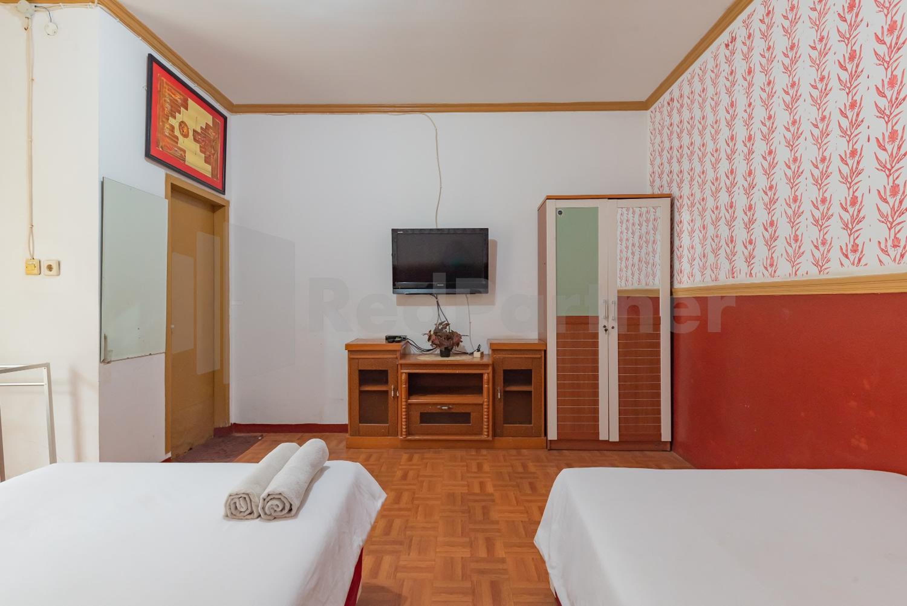 Twin Room - Photo 5