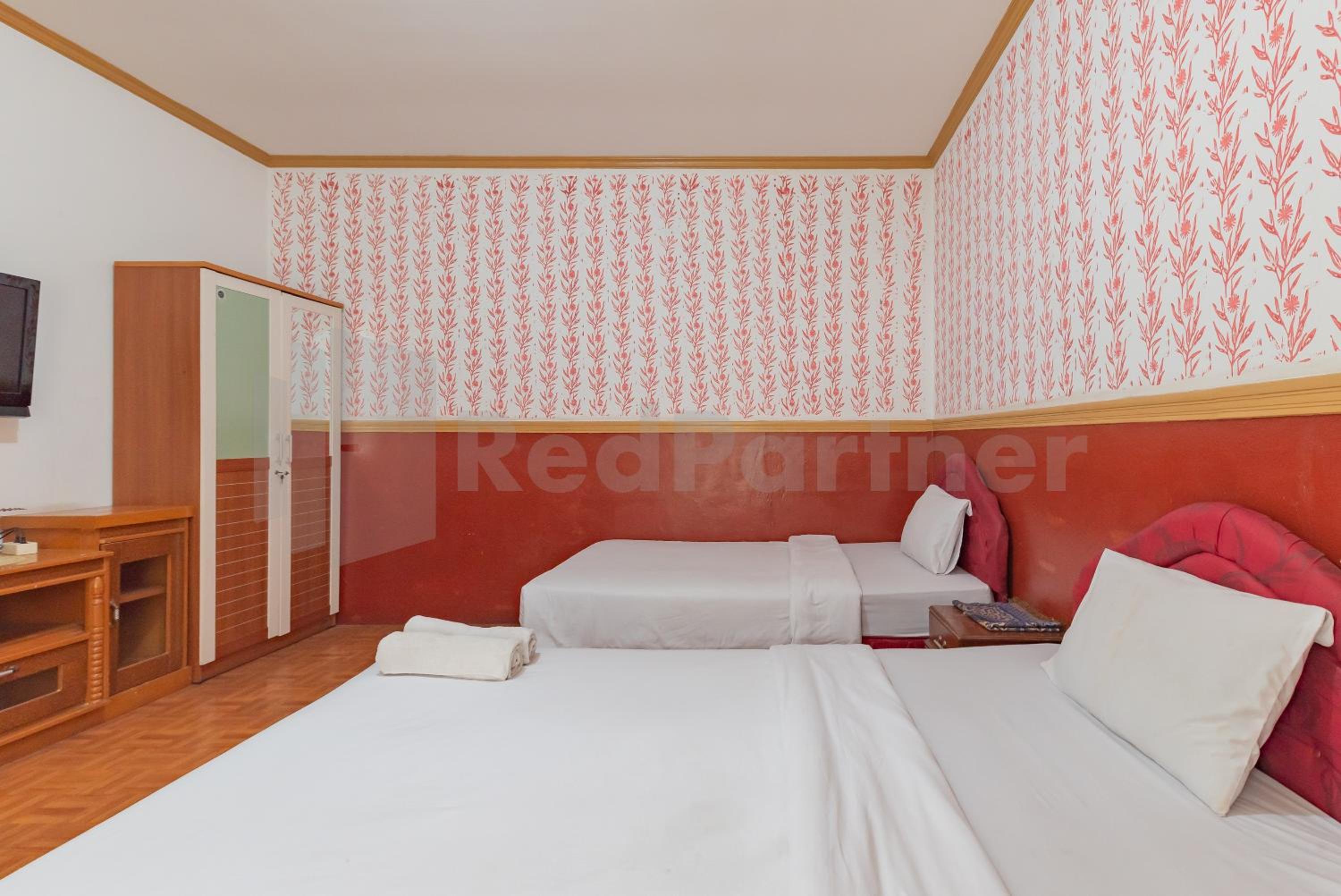 Twin Room - Photo 6