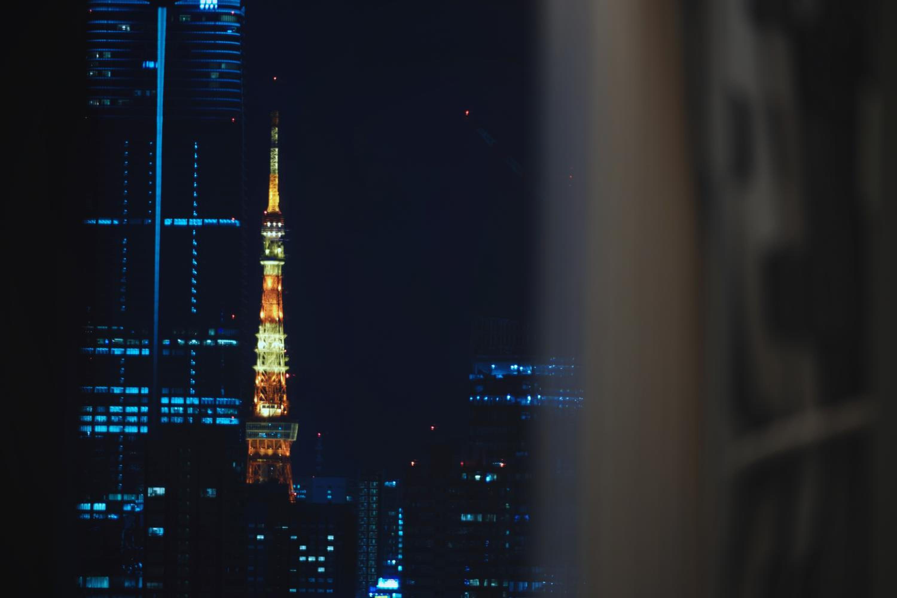 King Suite with City View thumbnail 5