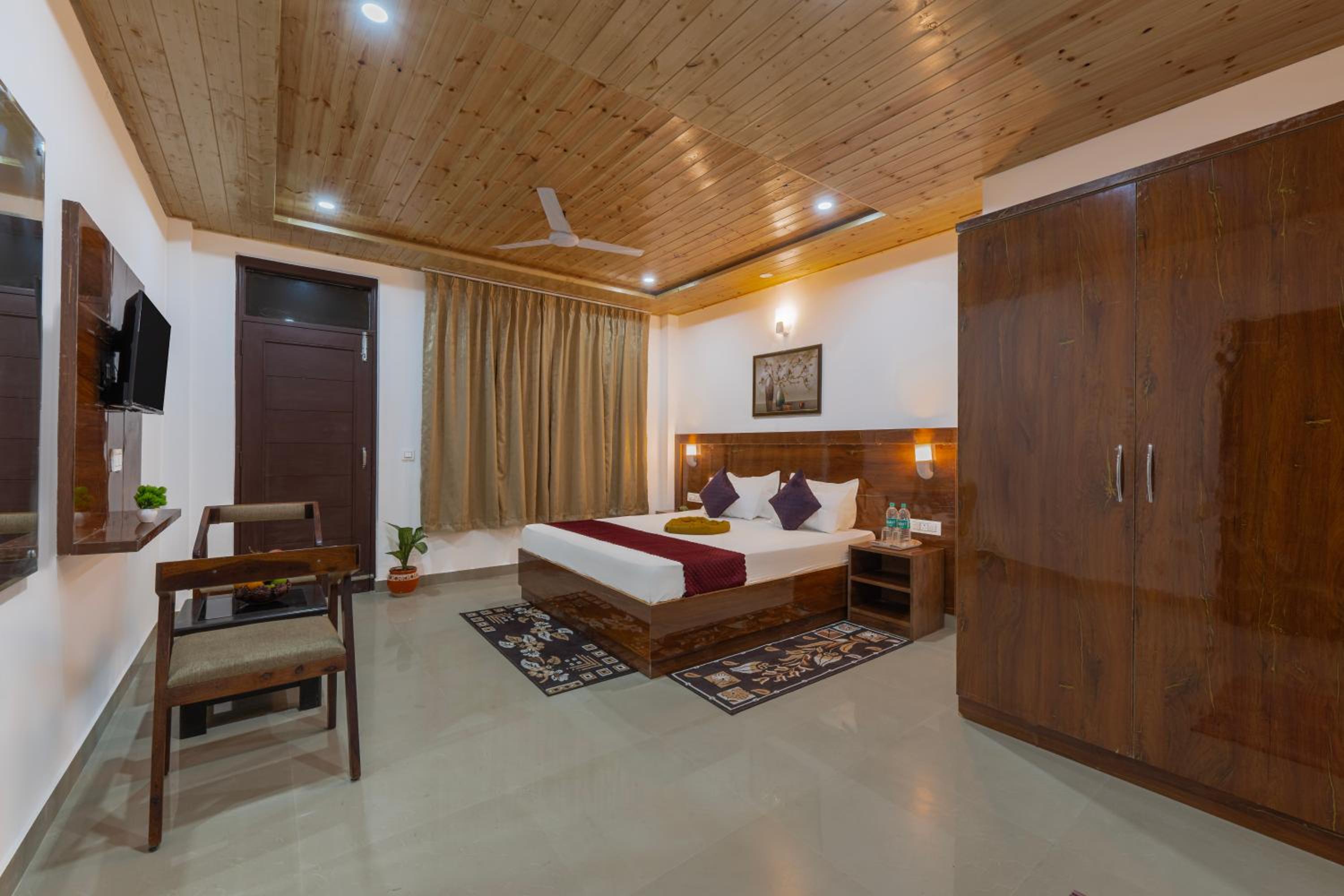 King Suite with Balcony photo 1