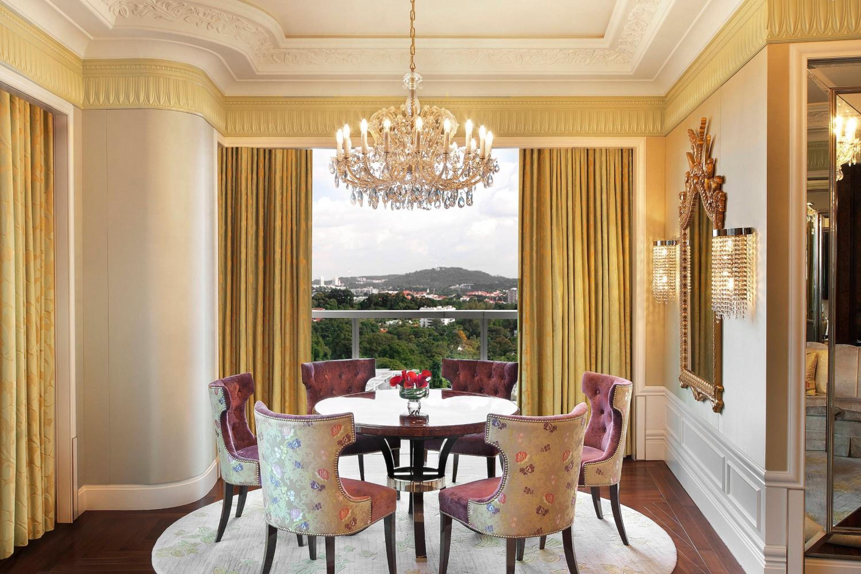 Premier Specialty, Suite, 1 King, Botanical Garden View Premier Specialty, Suite, 1 King, Botanical Garden View