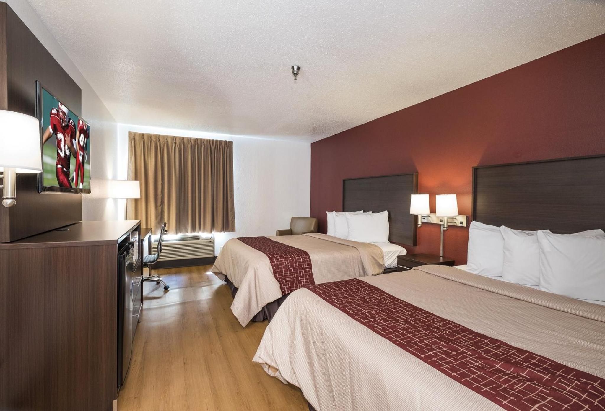 Deluxe Room with Two Queen Beds Non-Smoking - Photo 4