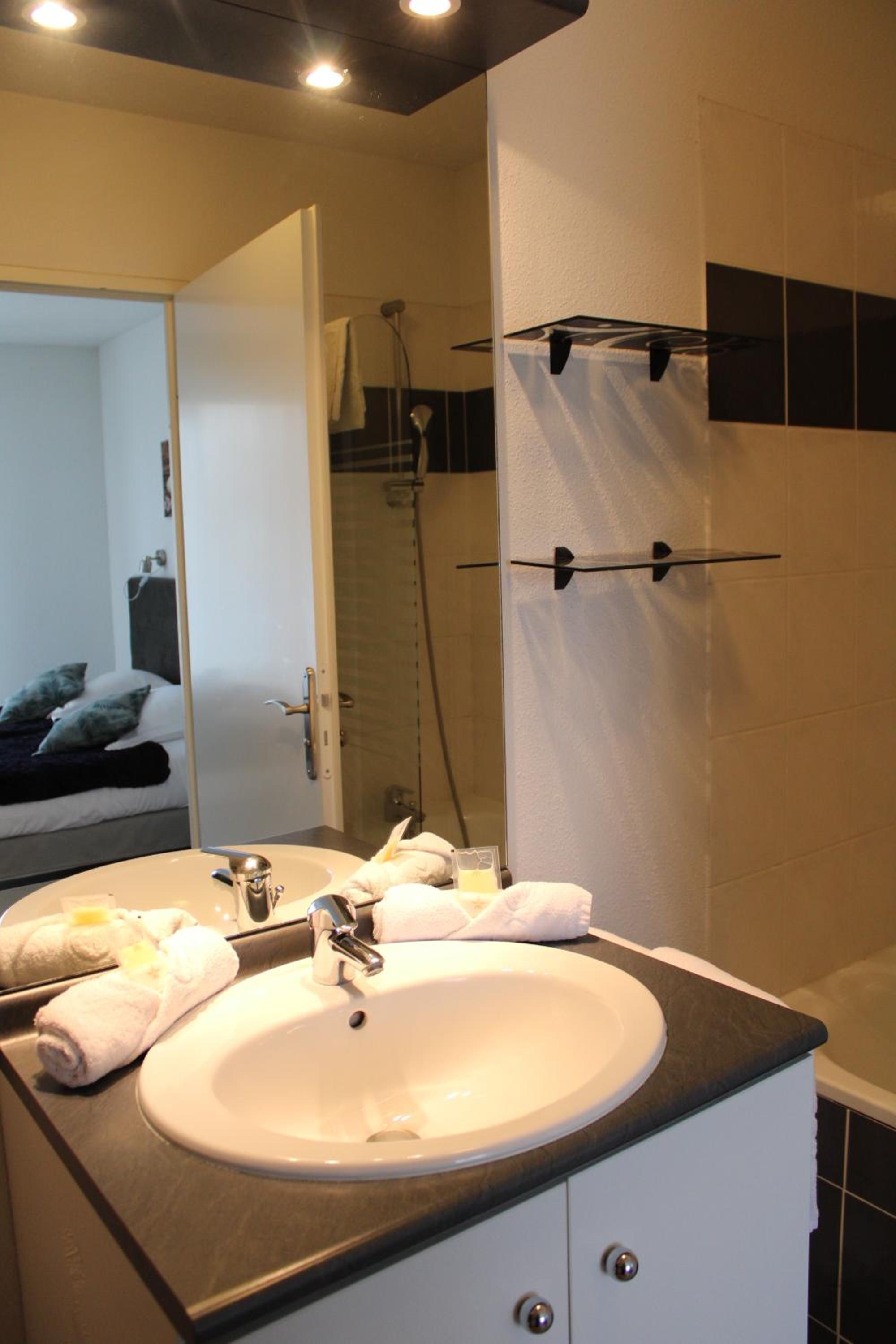 Family Apartment Twin - Photo 2