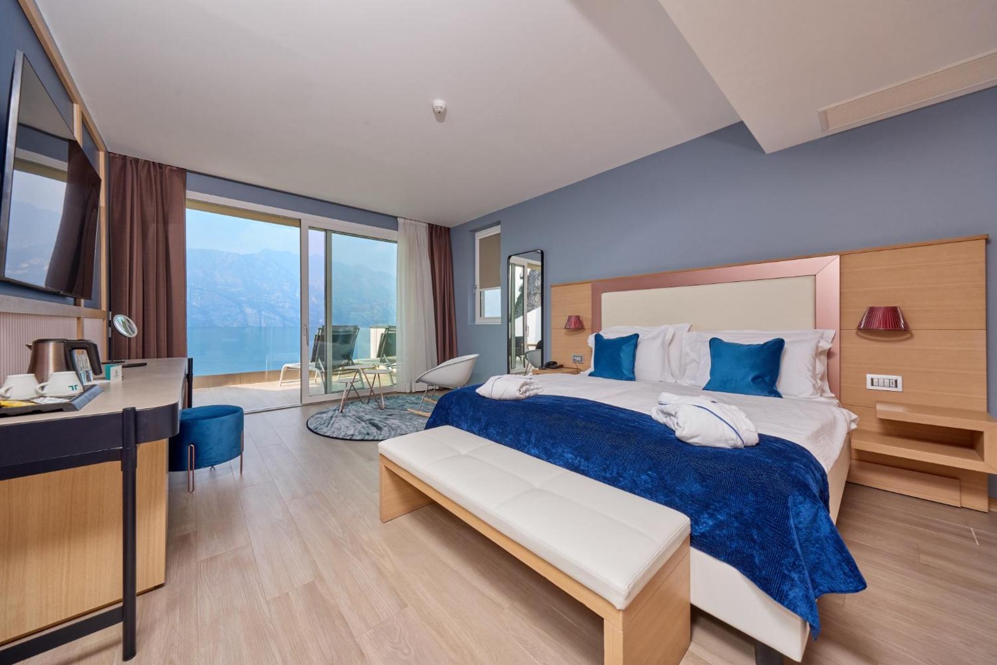Junior Suite with Terrace