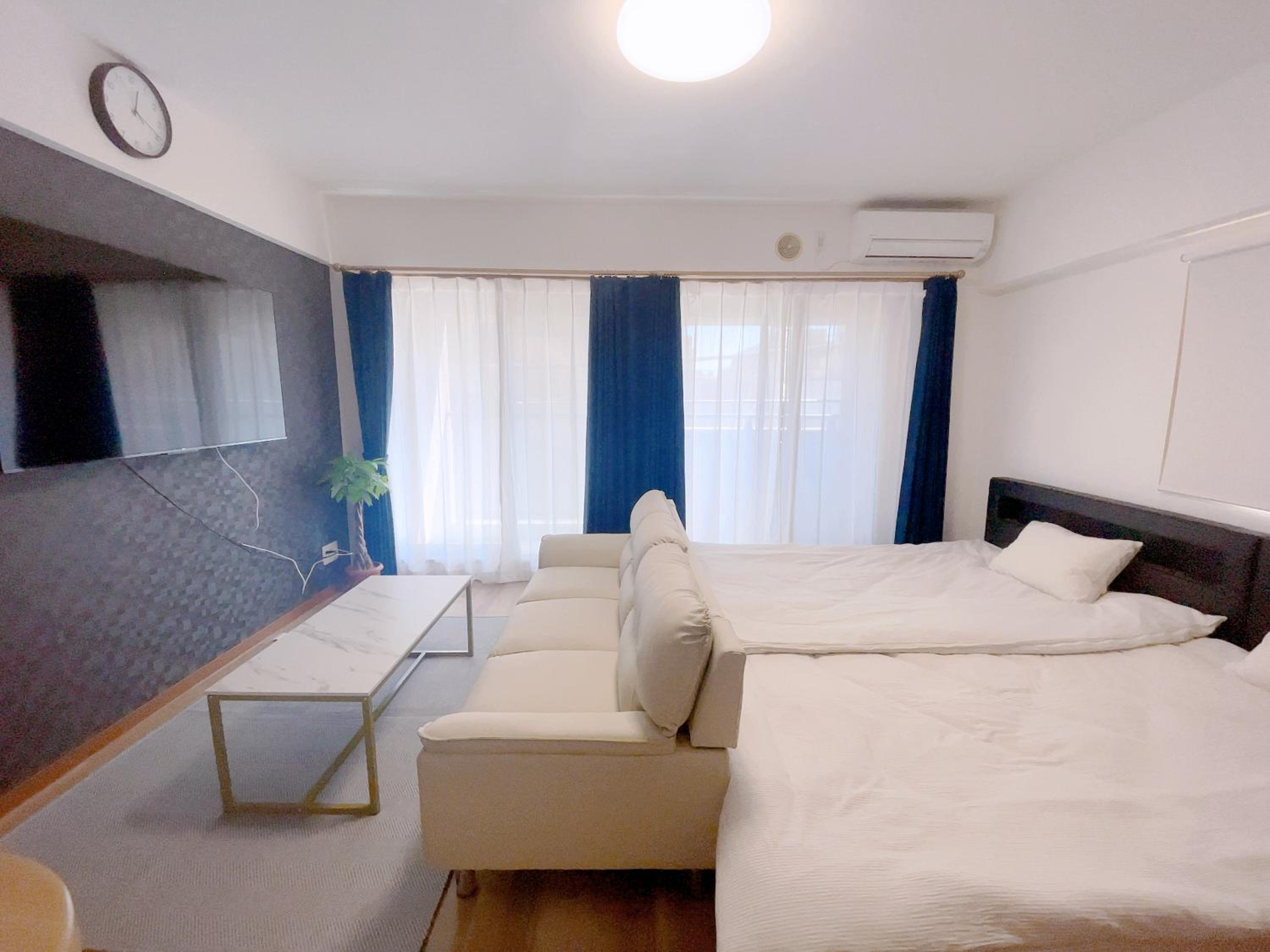 One-Bedroom Apartment photo 1