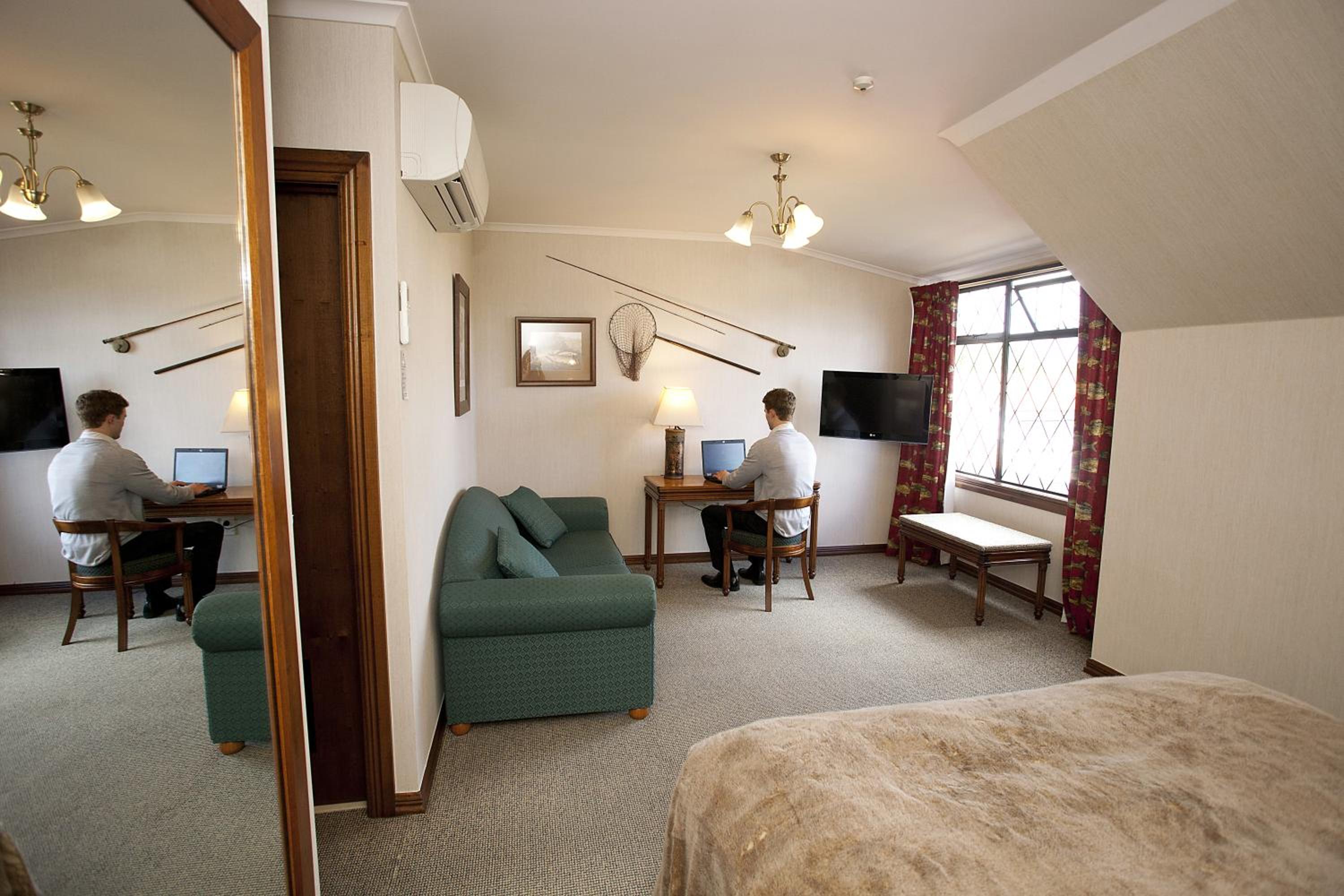 Deluxe Double Room - Photo 10