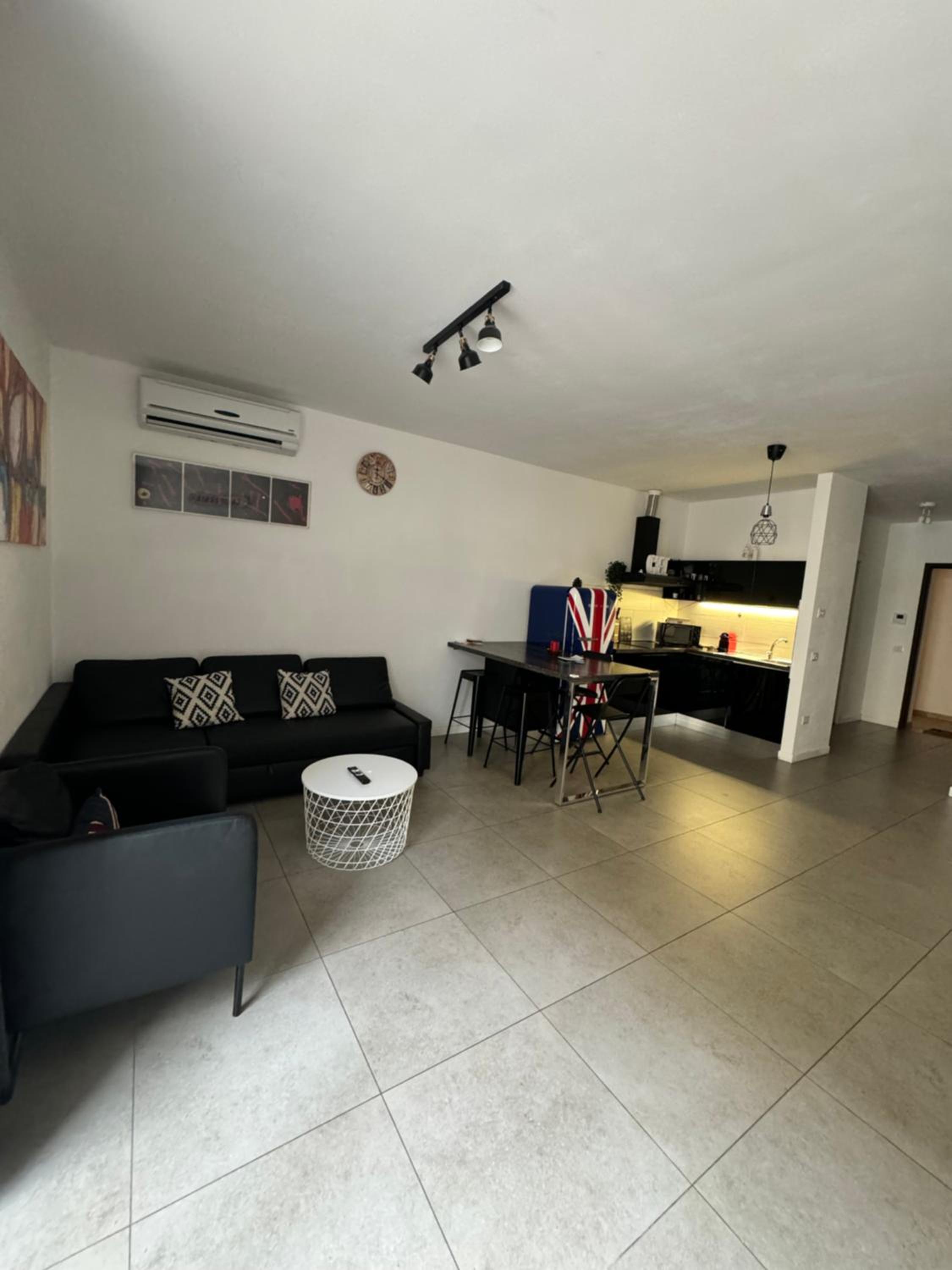 Celestes by London Apartment-Split Level photo 1