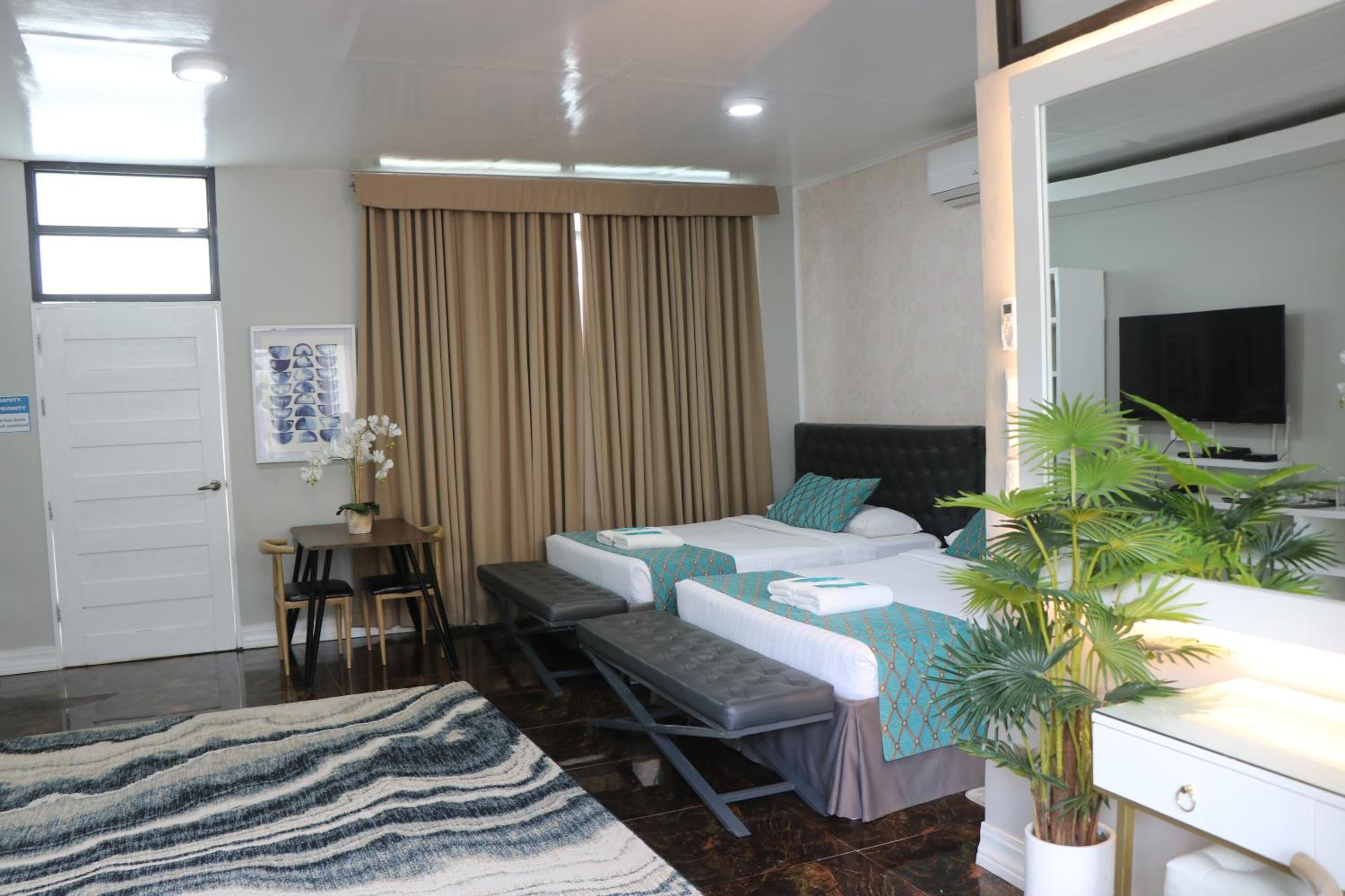 Deluxe Suite photo 3