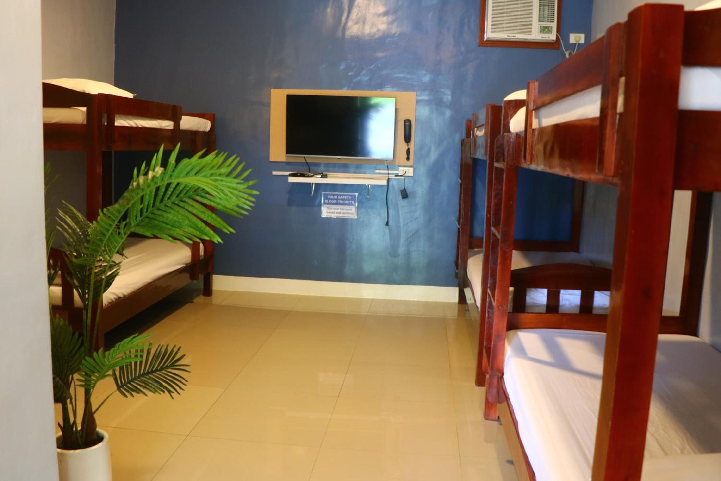 Basic Triple Room photo 3