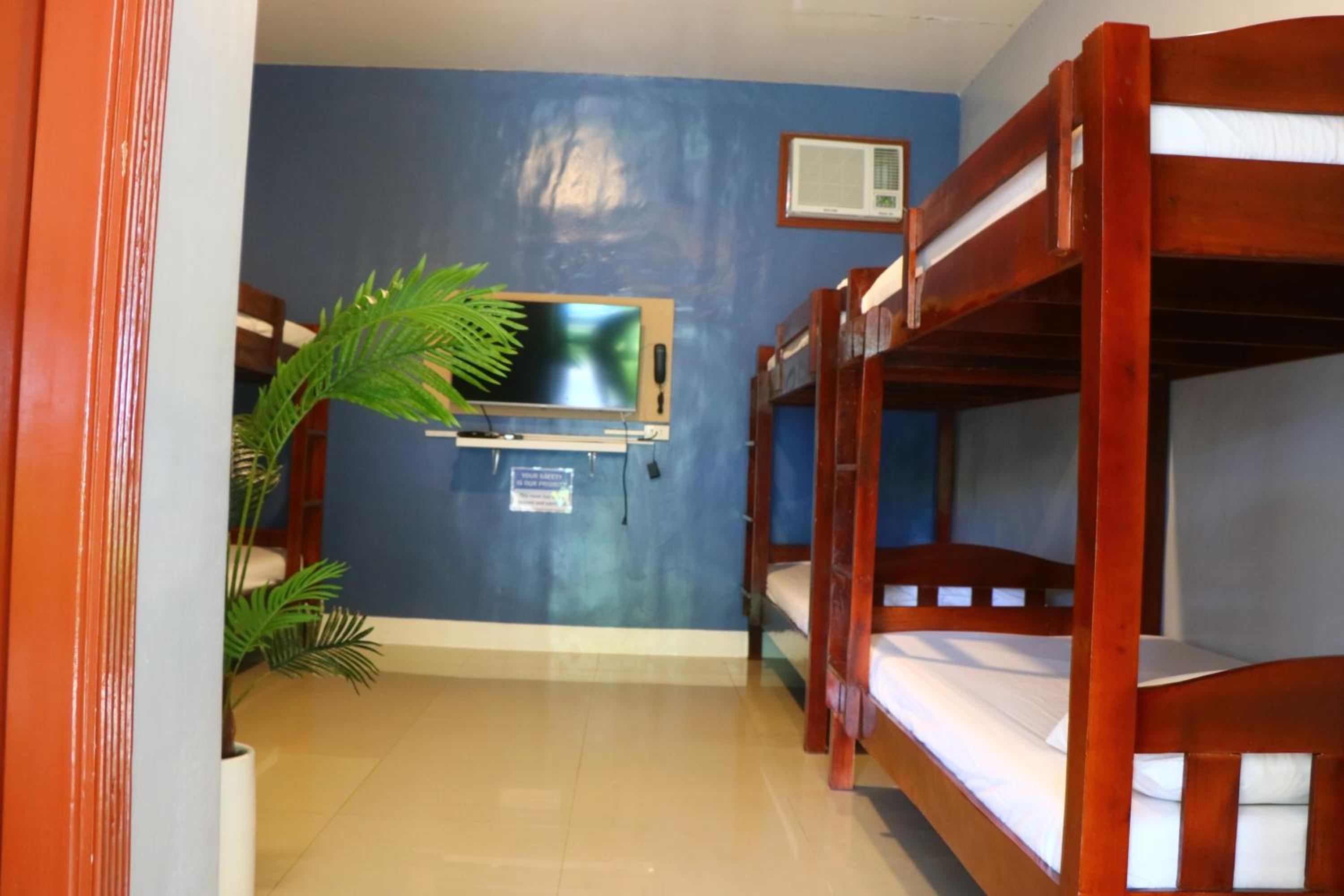 Basic Triple Room photo 2