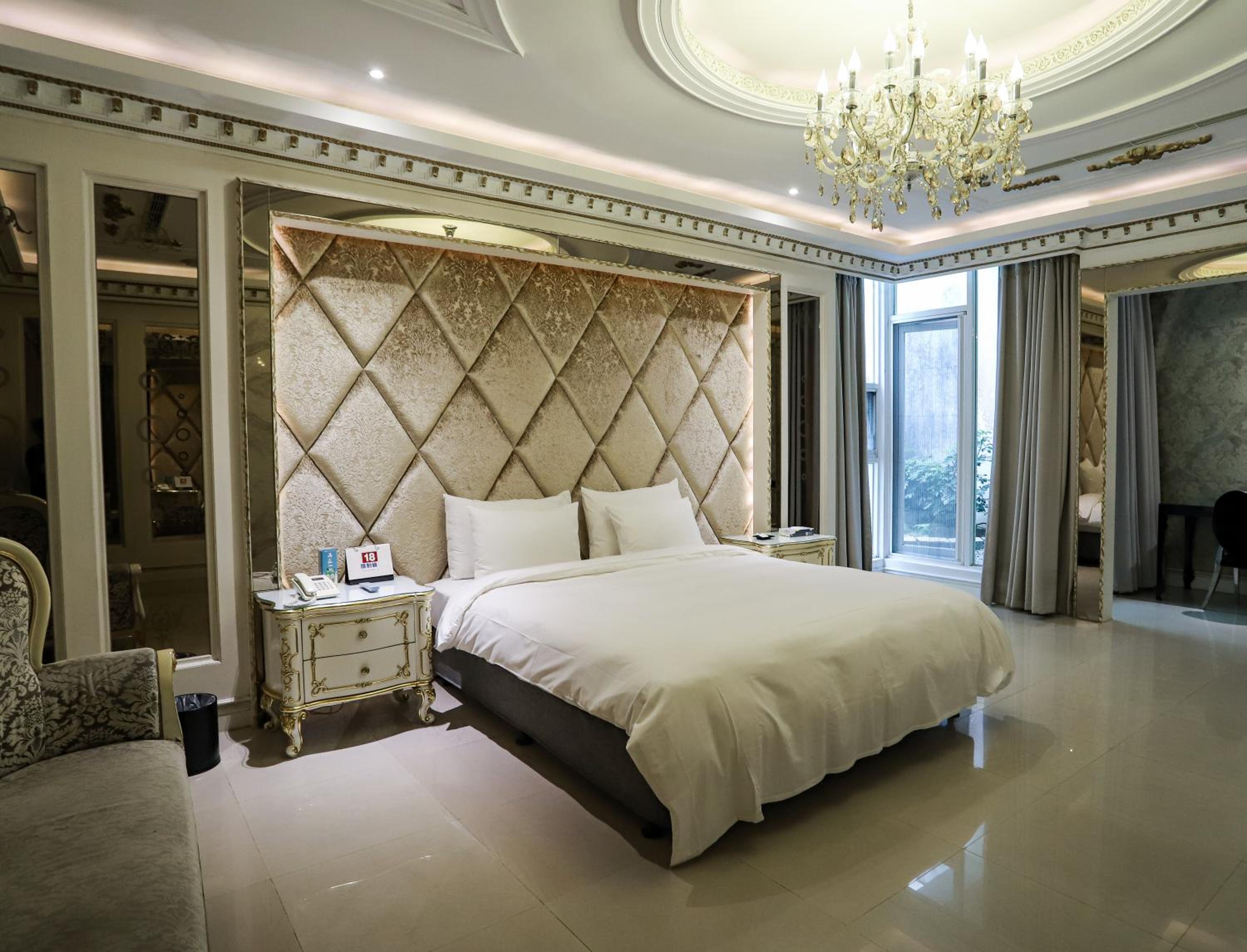 Exquisite Suite photo 3