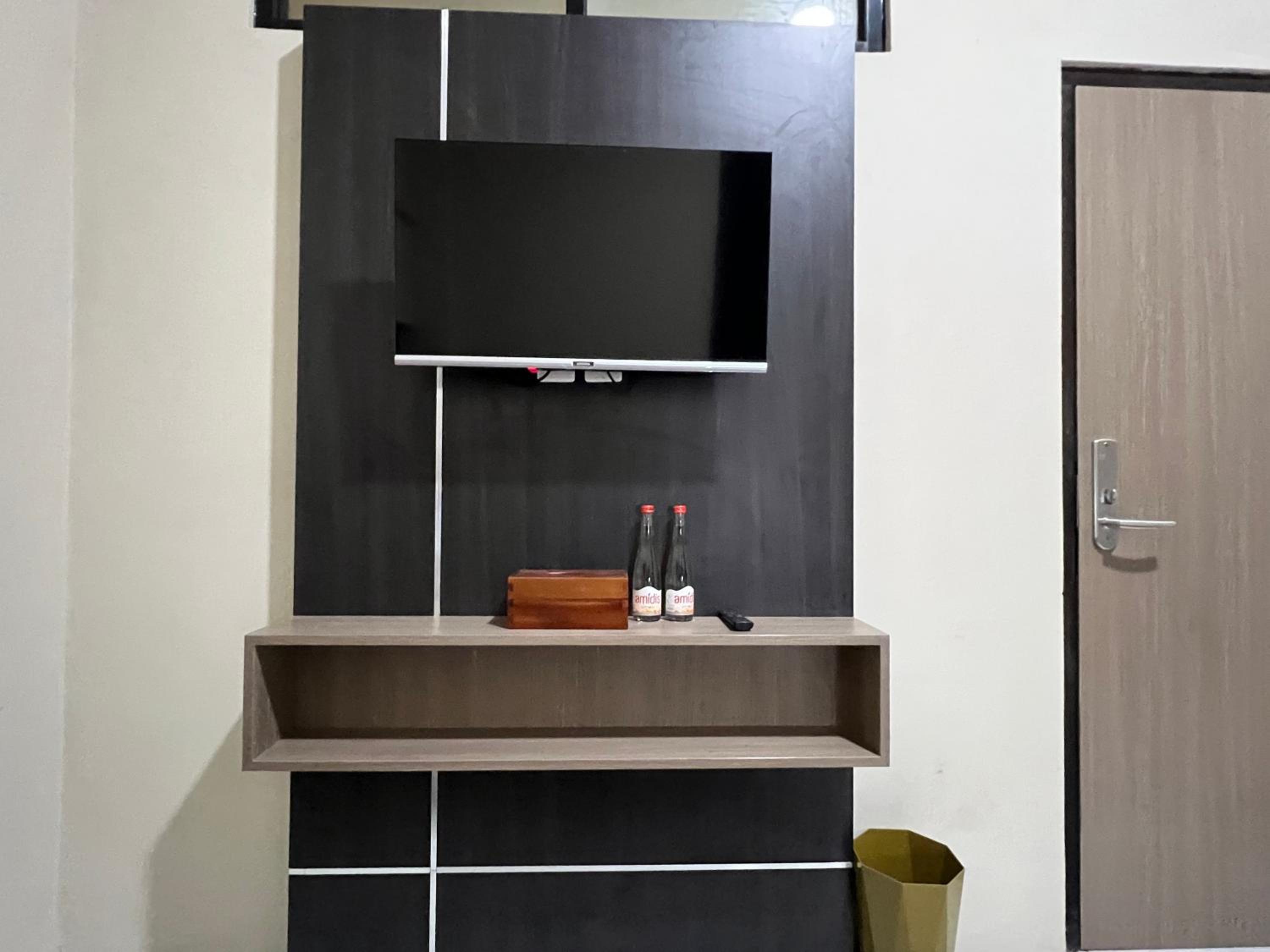 Standard Twin Room - Photo 7