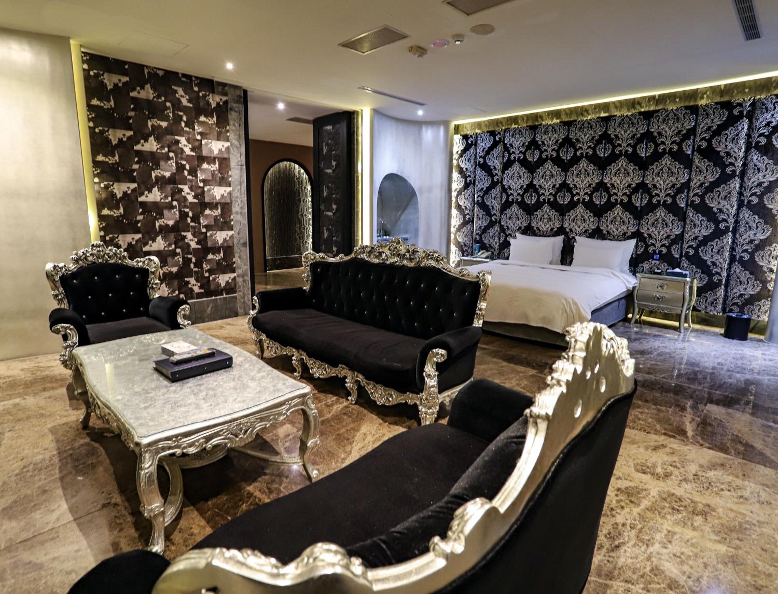 Presidential Suite photo 1