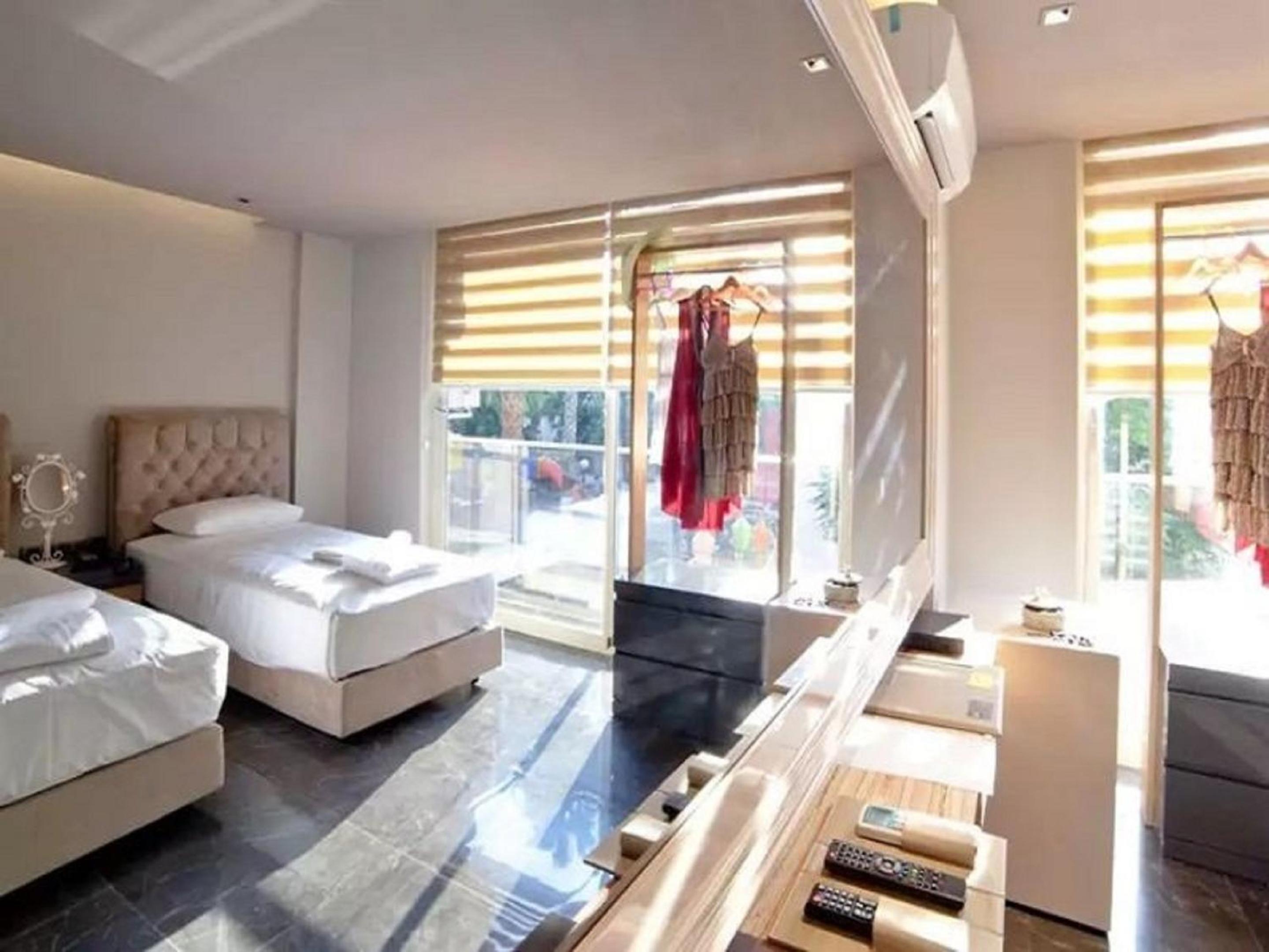 Basic Triple Room photo 3
