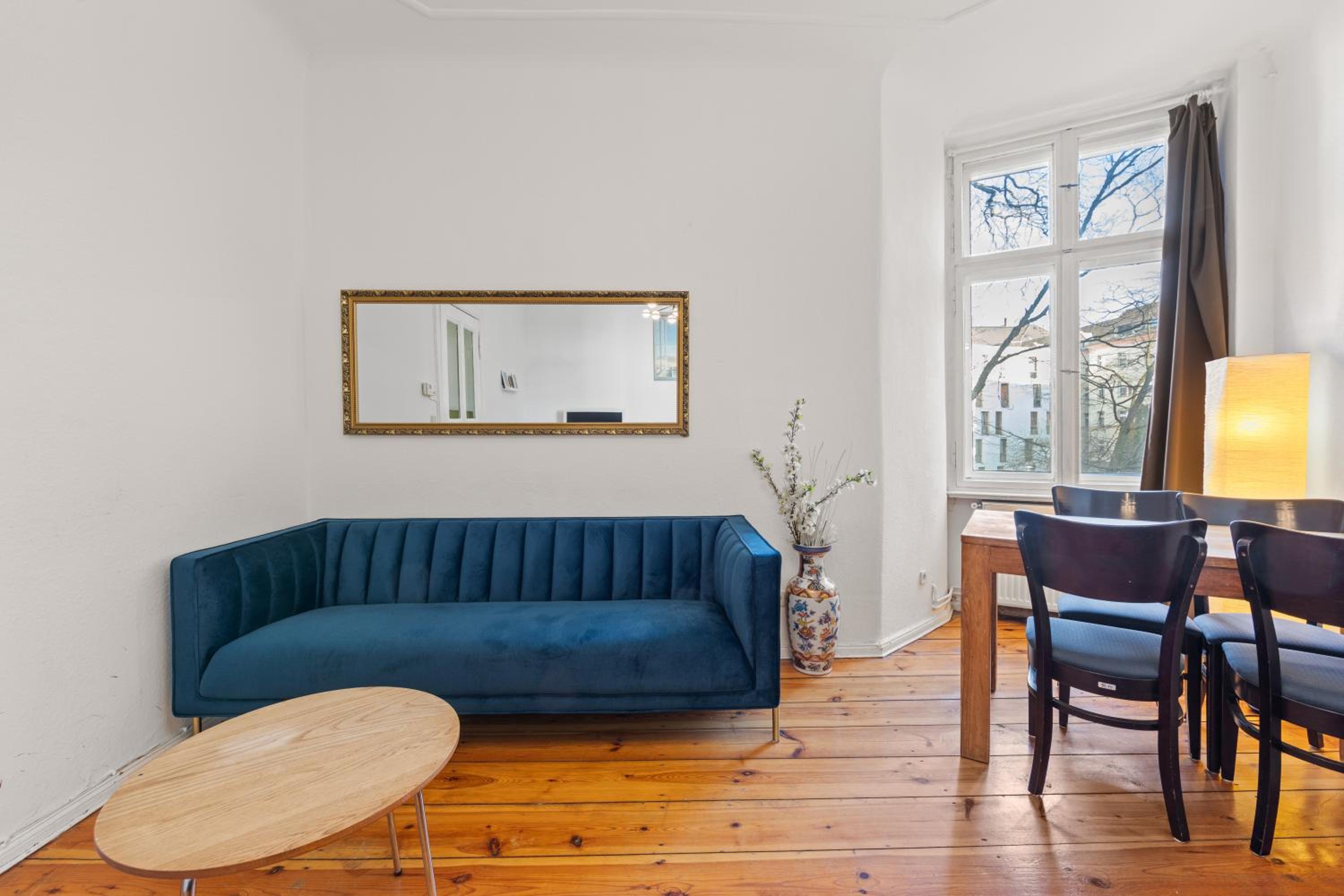 One-Bedroom Apartment with Balcony photo 2